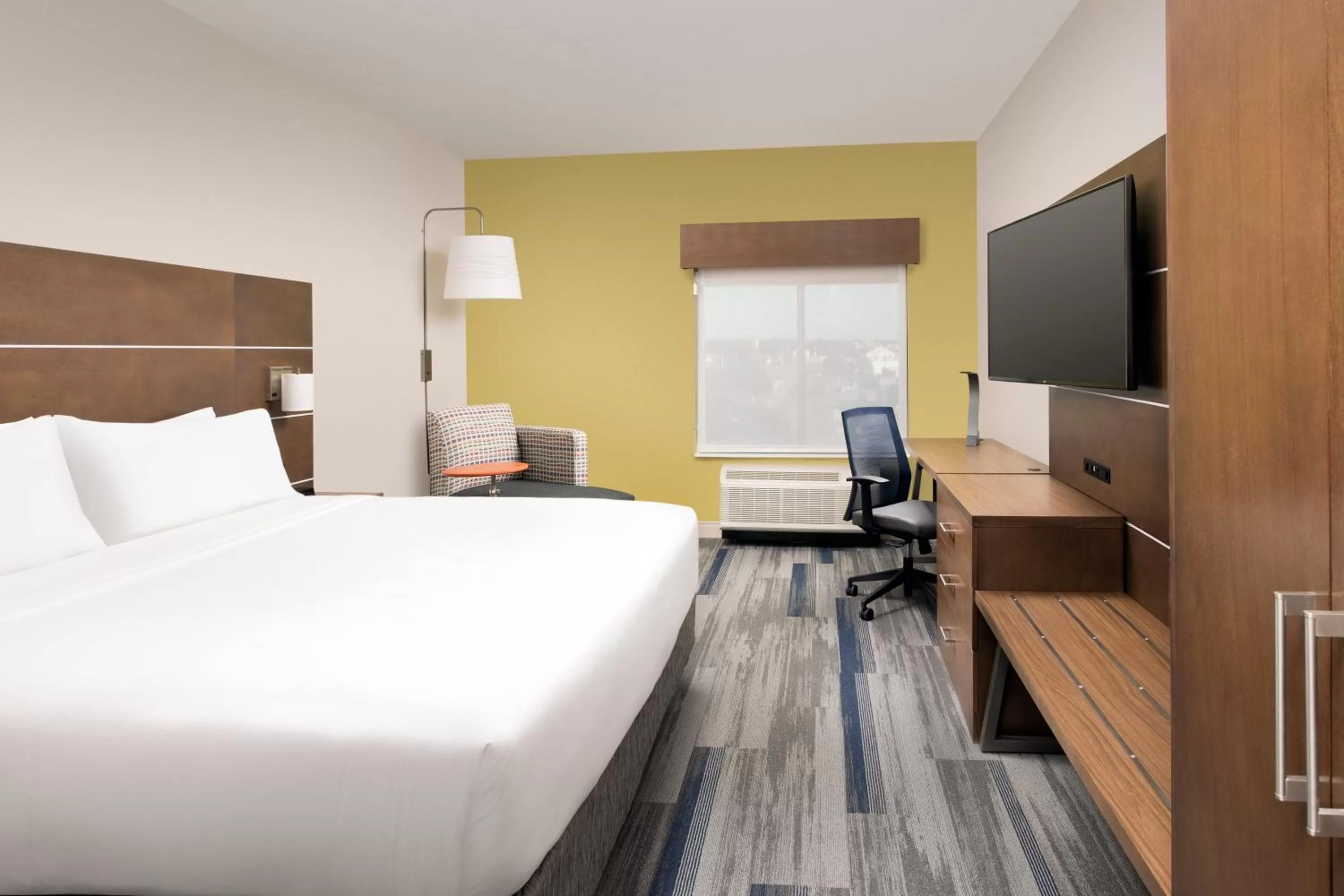 Photo of the whole room, Bed in Holiday Inn Express & Suites San Antonio North-Windcrest by IHG