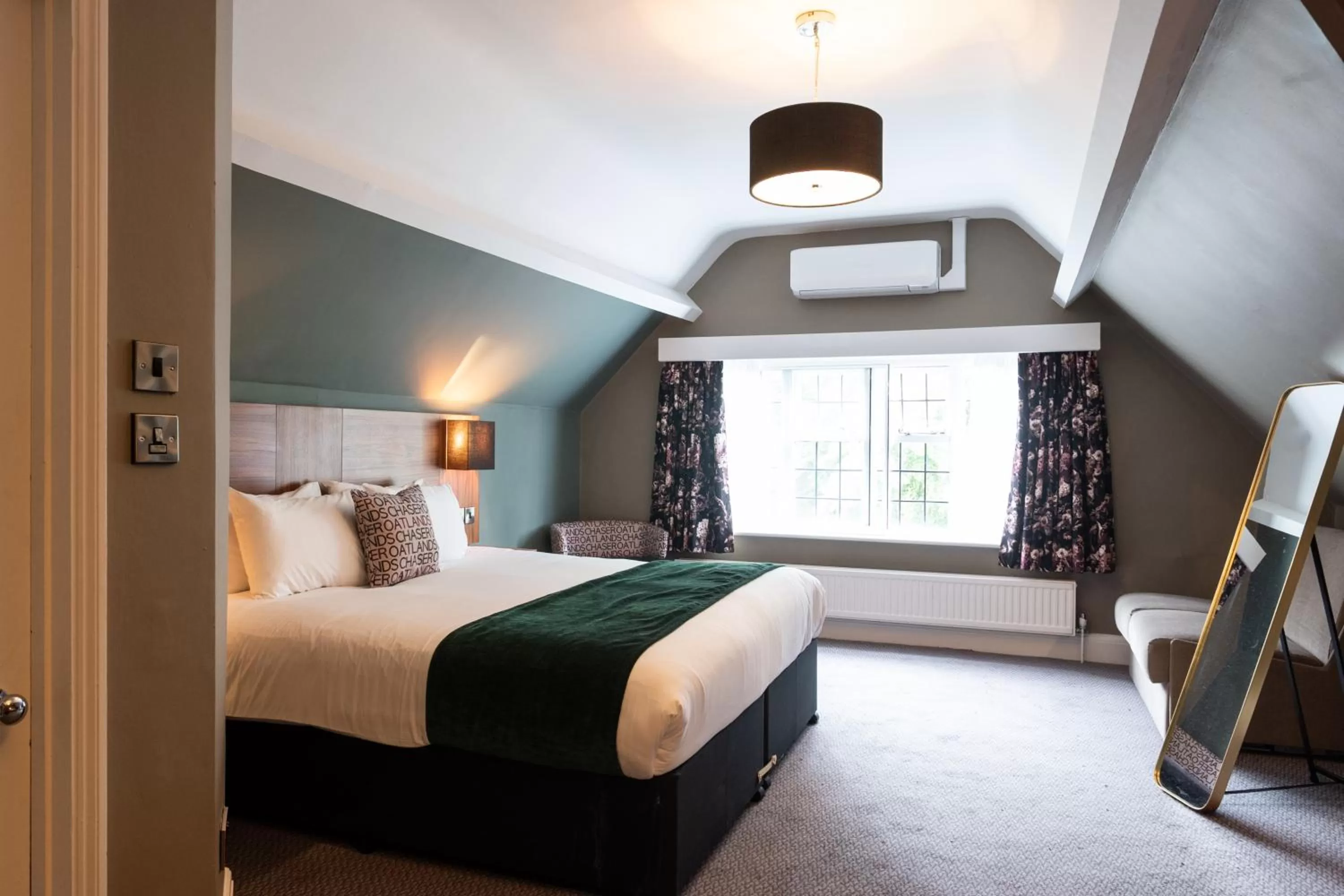 Bed in The Oatlands Chaser by Innkeeper's Collection