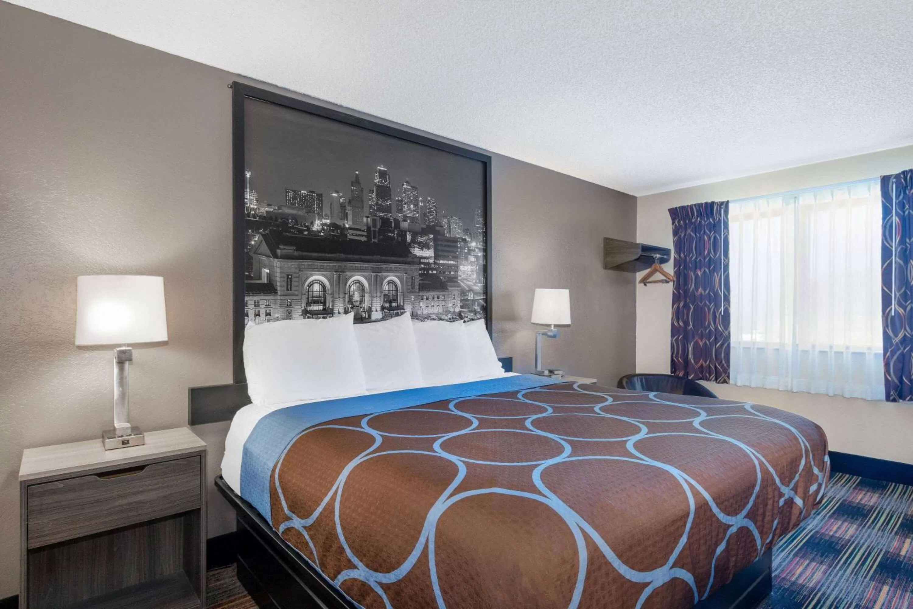 Bedroom, Bed in Super 8 by Wyndham Kansas City at Barry Road/Airport