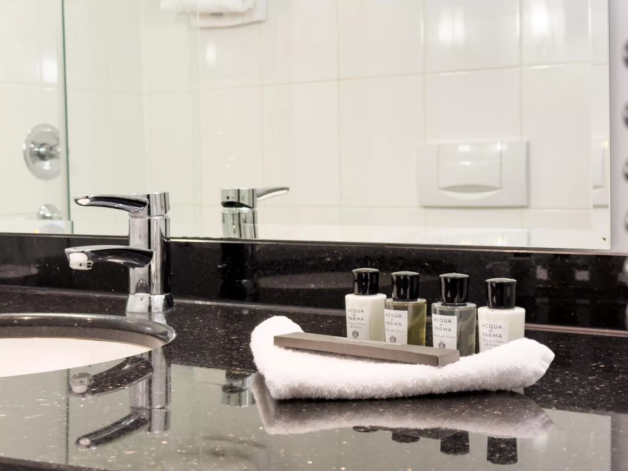 Bathroom in Steigenberger Icon Parkhotel Düsseldorf