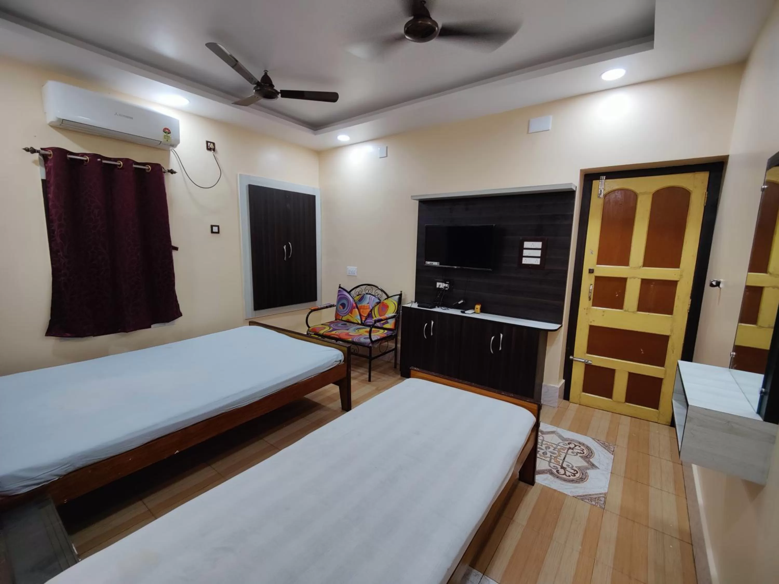 Photo of the whole room in Monalisa Lodge