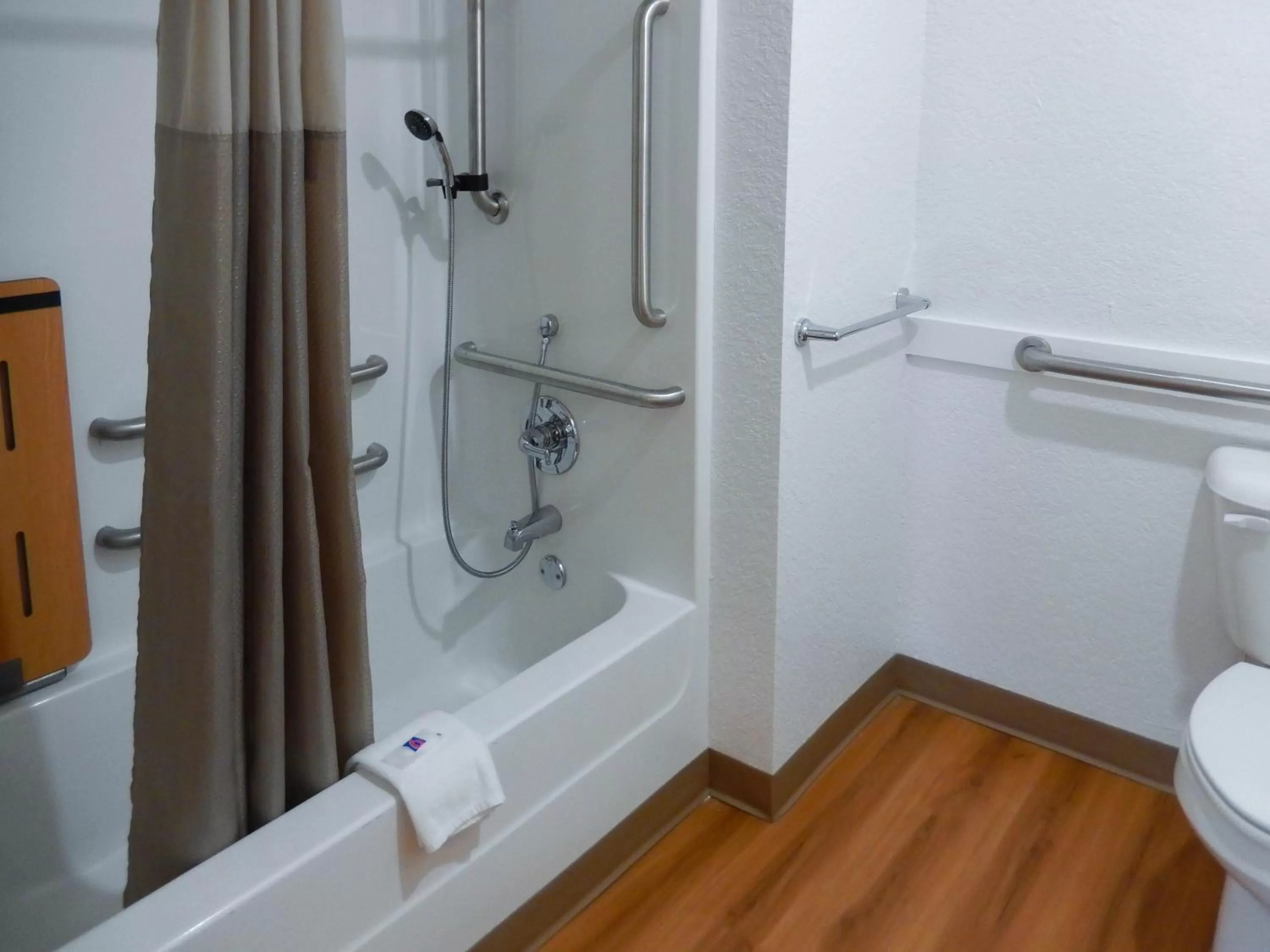 Property building in Motel 6-Moultrie, GA