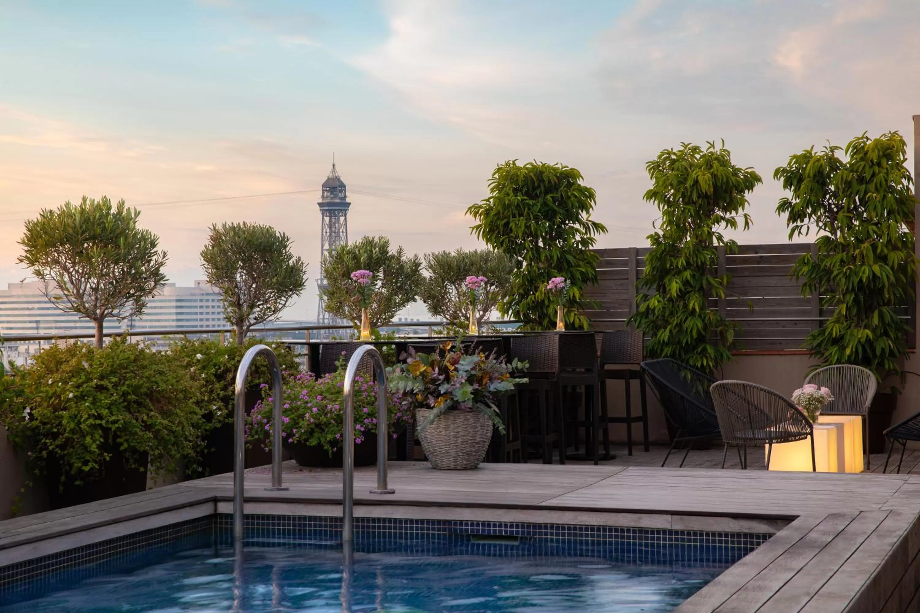 Swimming pool in Duquesa Suites Landmark Hotel by Grup Duquessa