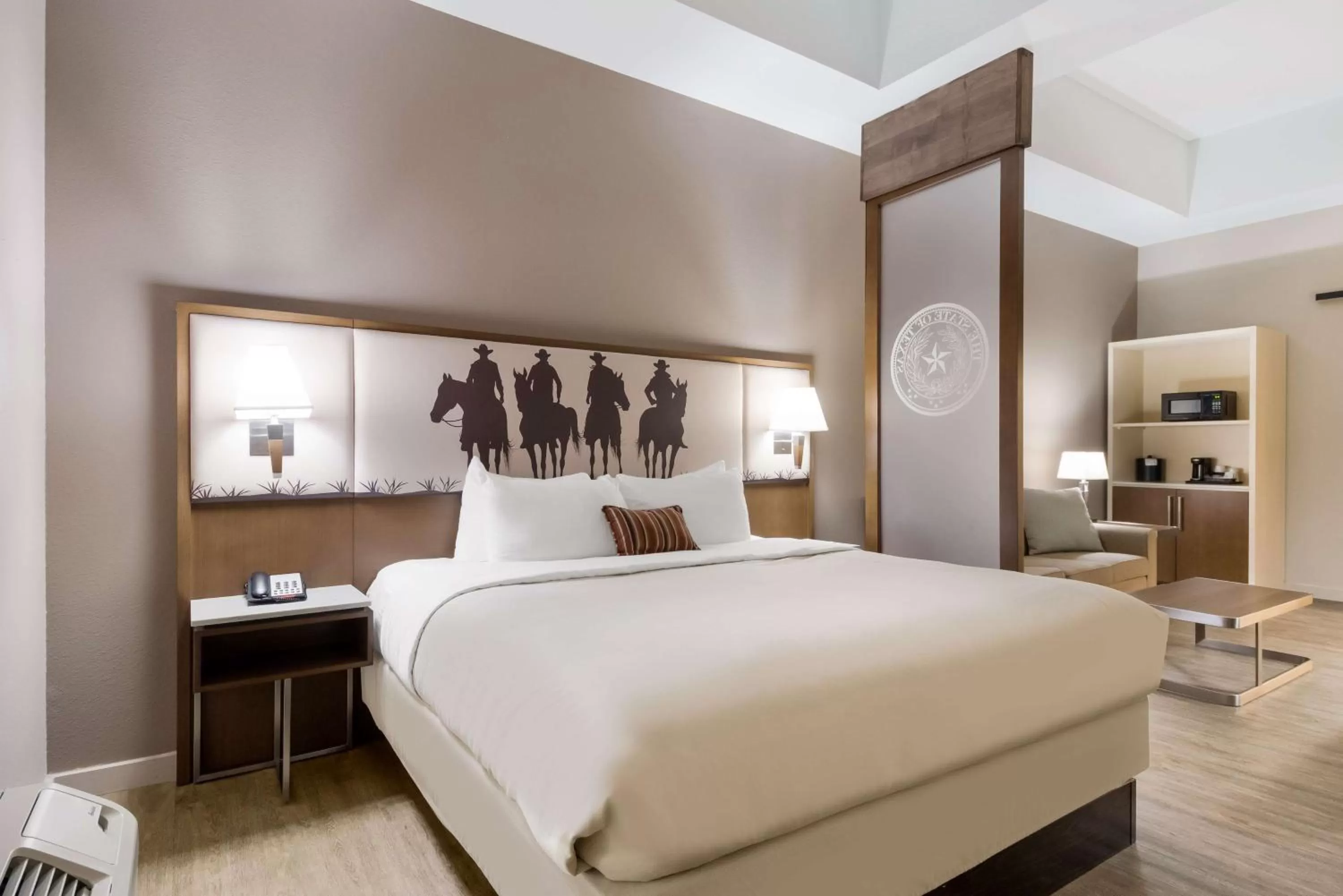 Photo of the whole room, Bed in Best Western Bandera Suites & Saloon