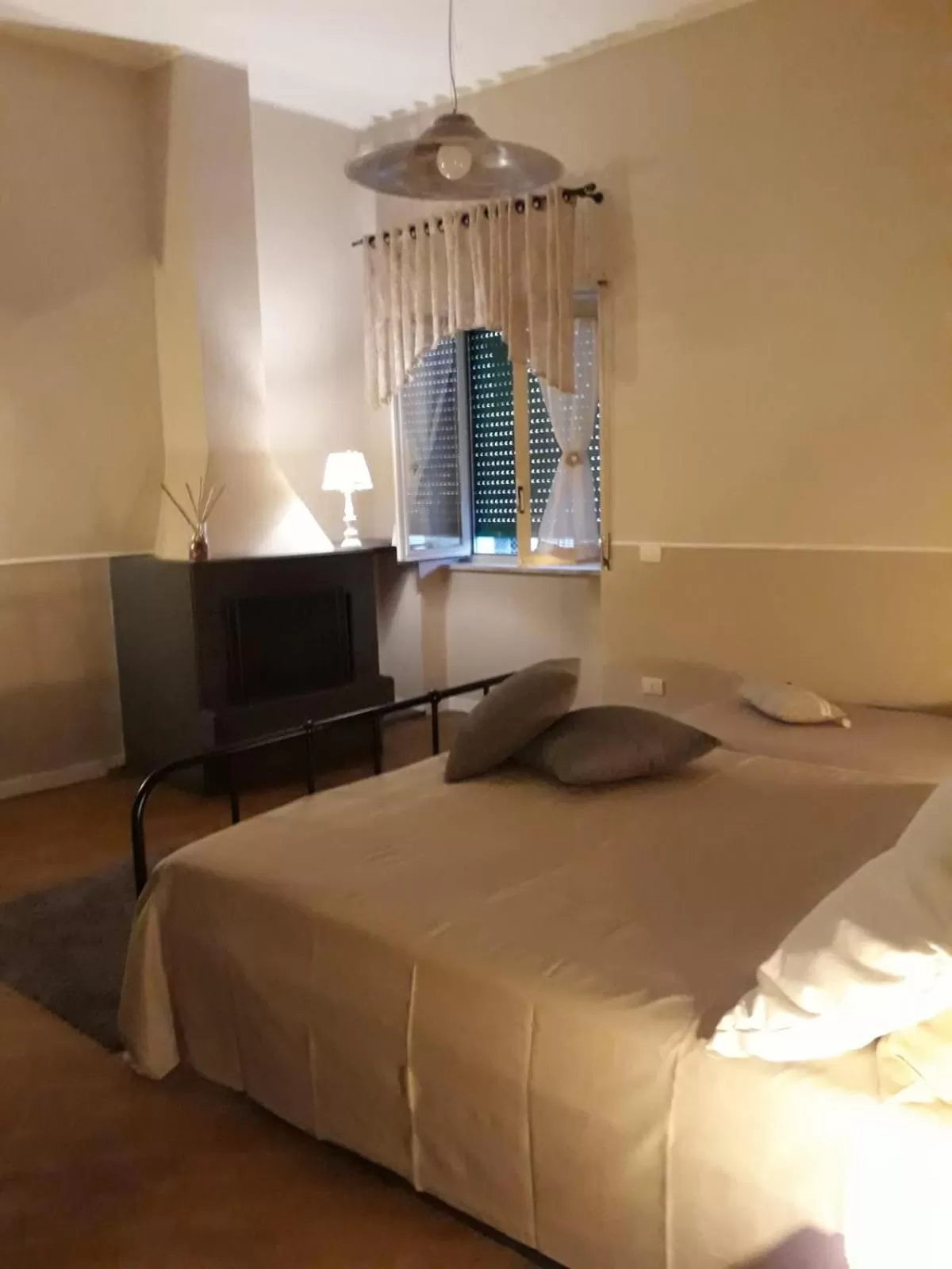 Photo of the whole room, Bed in Vesuviane 'E Belle 'Mbriane B&B