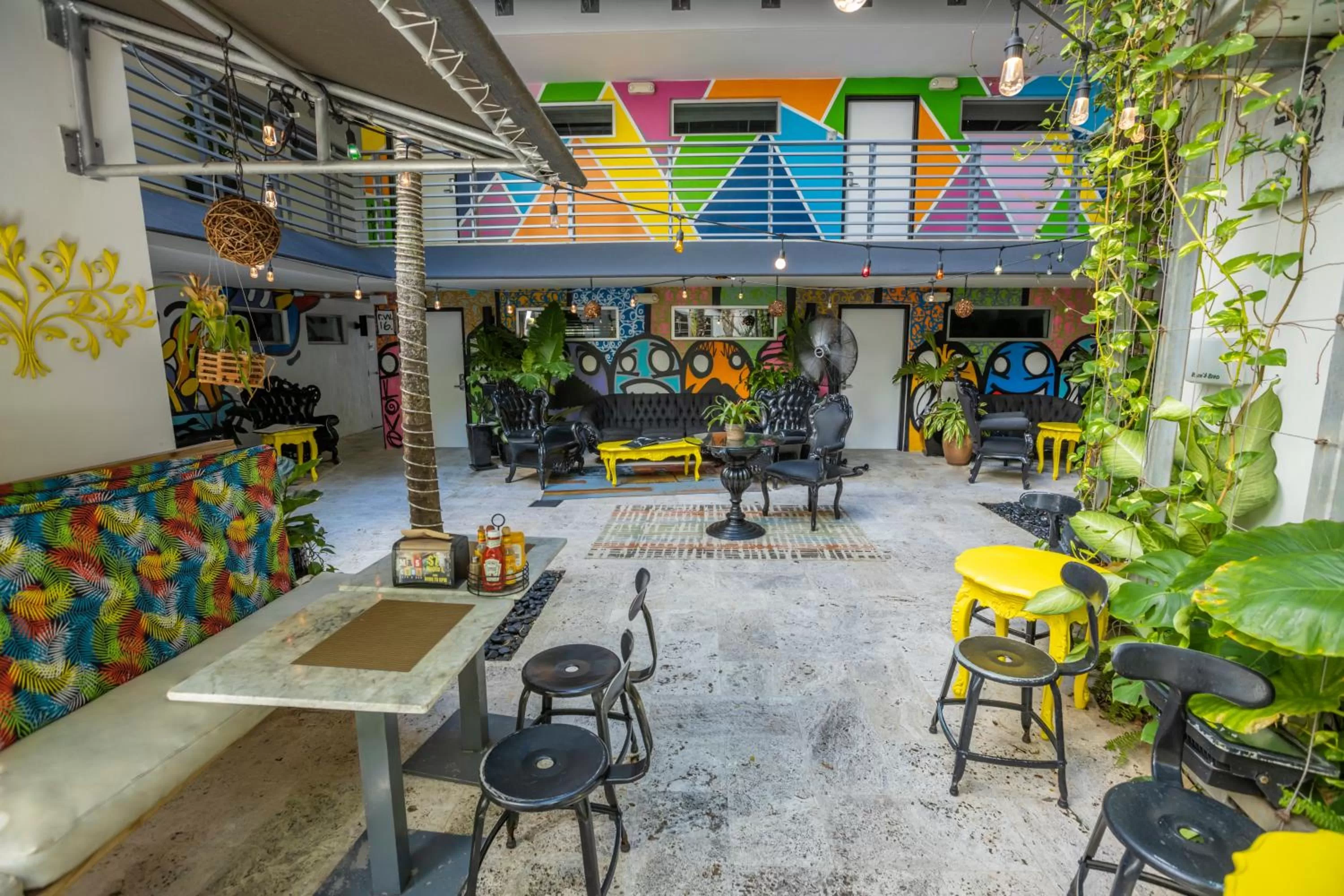 Restaurant/places to eat in Riviera Suites