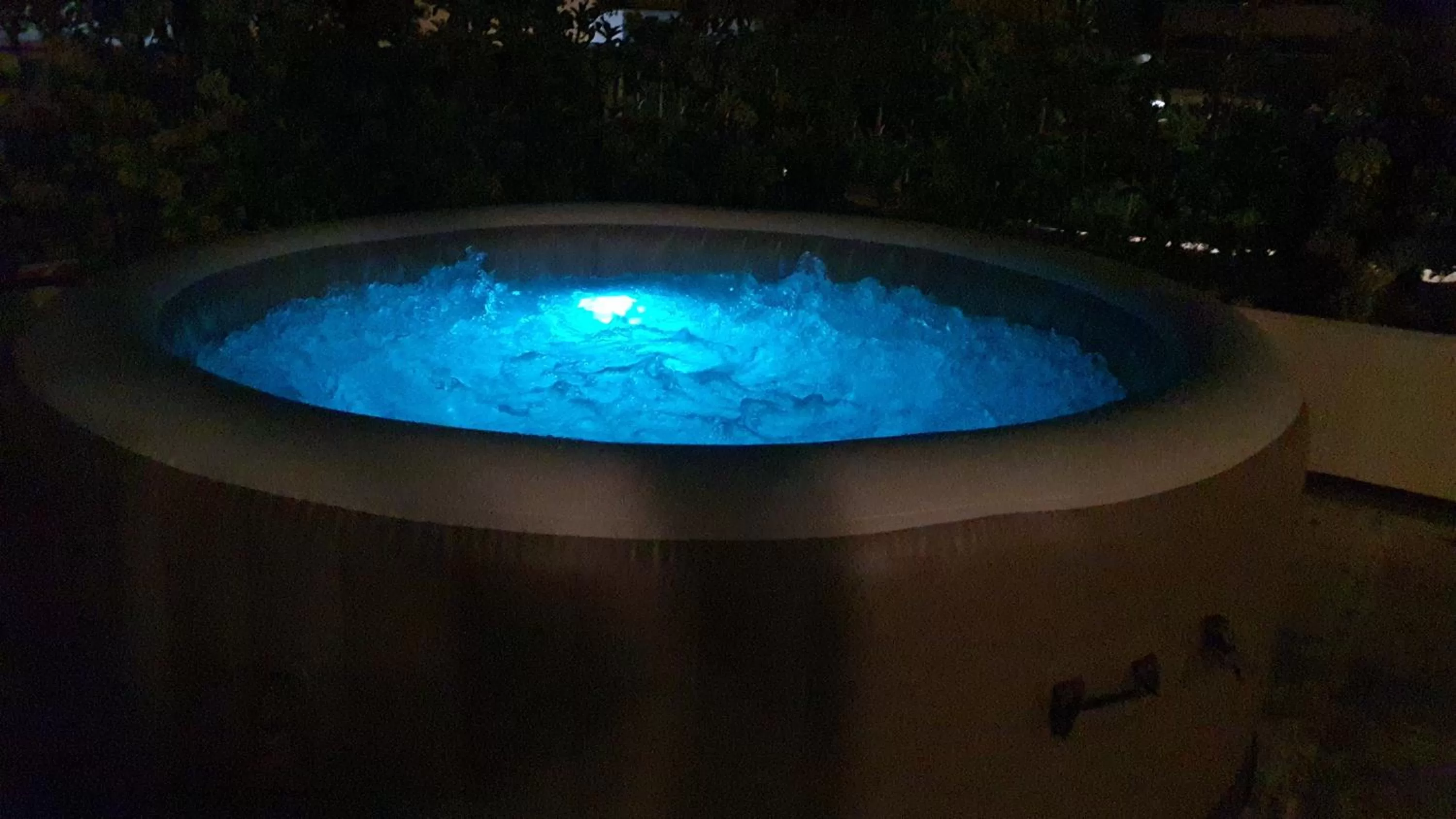 Hot Tub in La Collina di Montegrappa - Suites with Heated Private Pool - Suites with Shared Pool