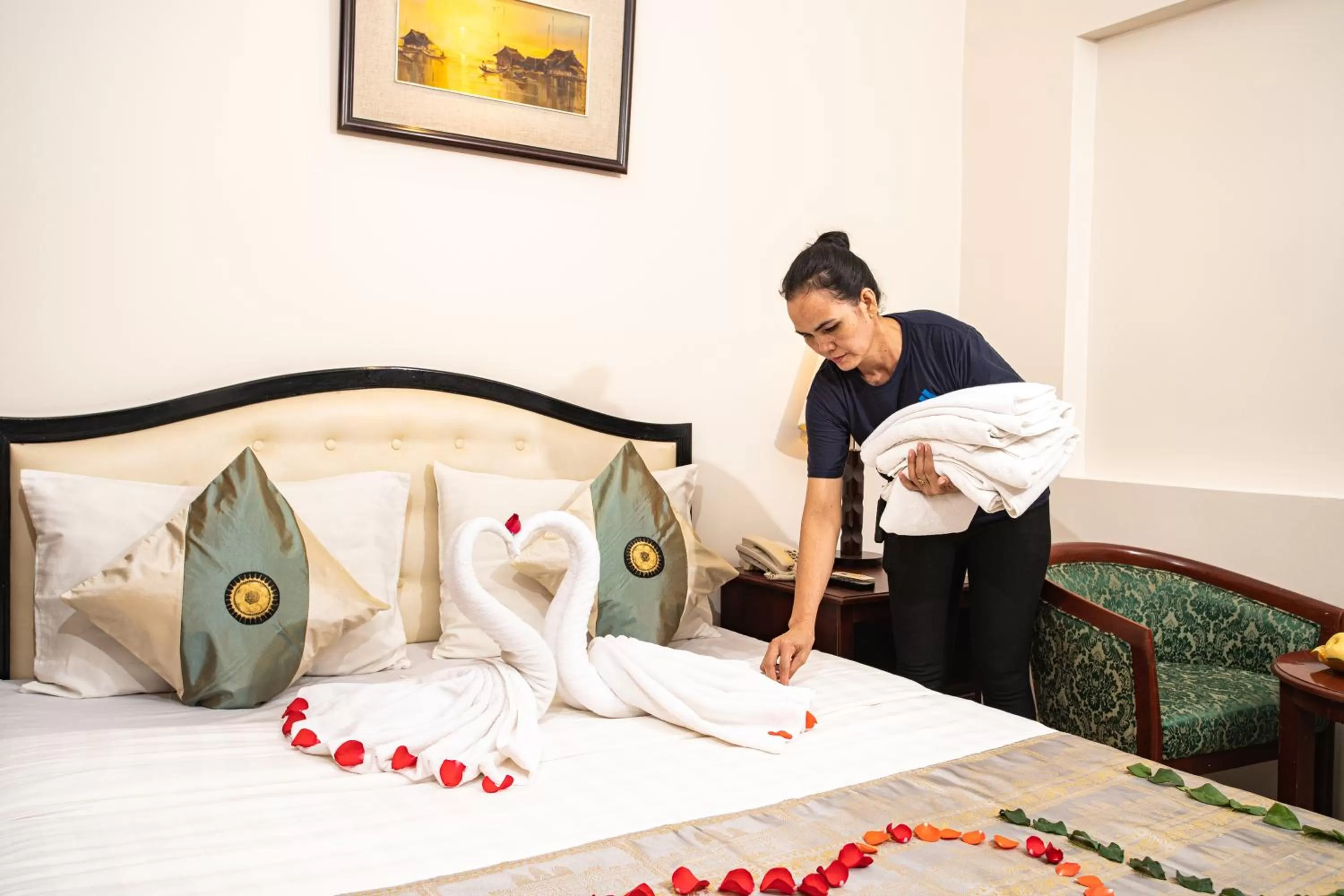 Staff, Bed in Silver Mounts Hotel