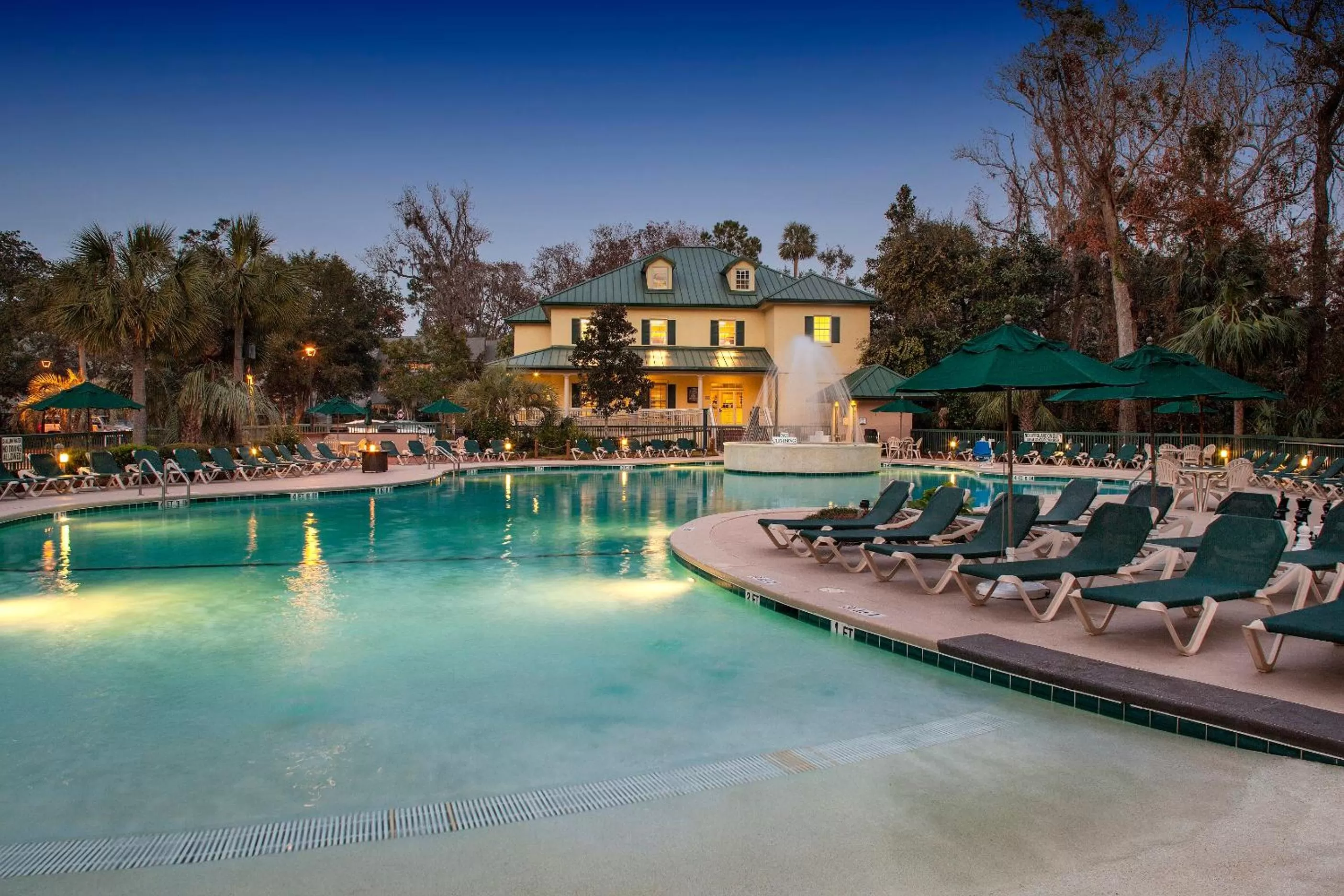 Swimming pool in Waterside by Spinnaker Resorts