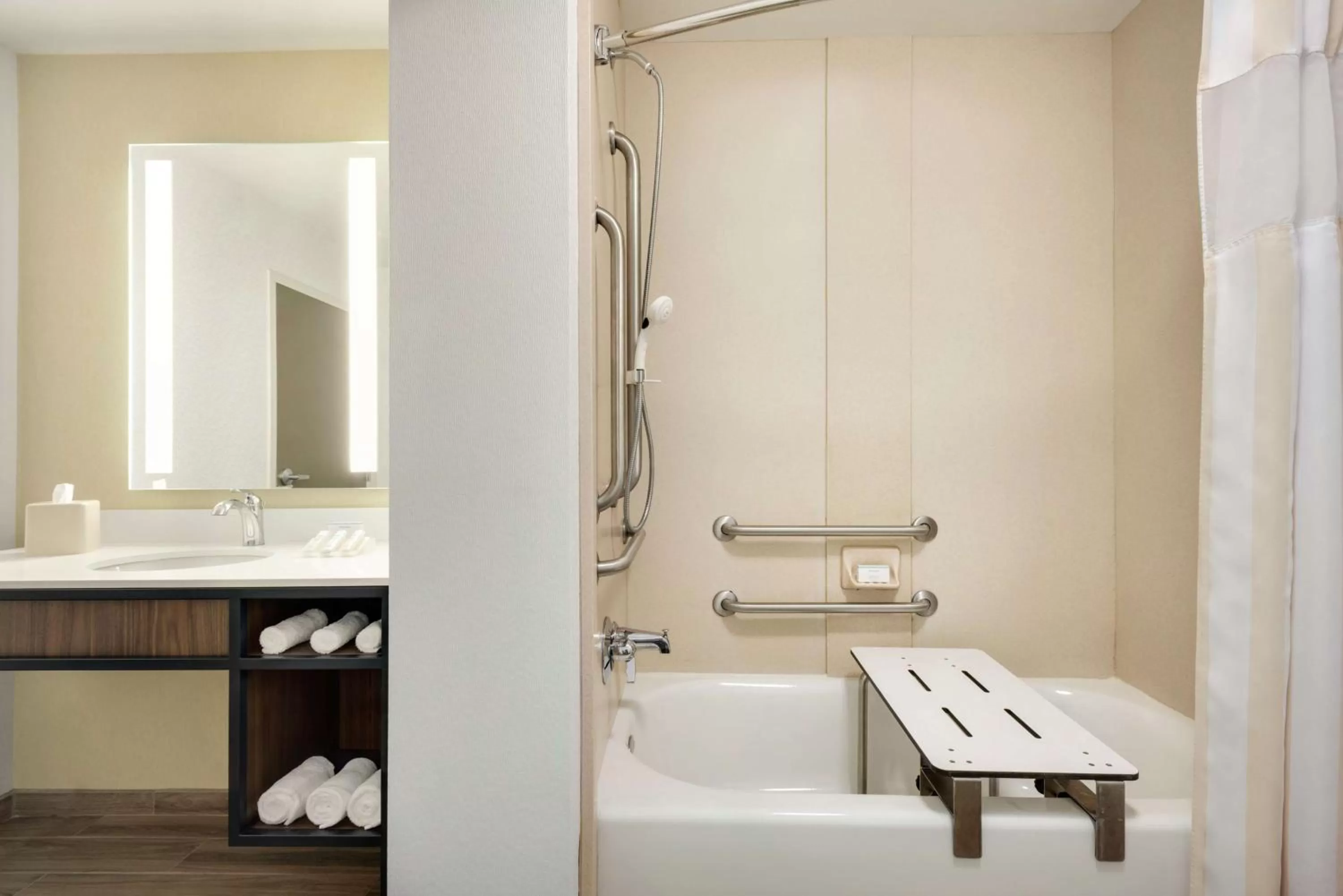 Queen Room with Two Queen Beds - Mobility/Hearing Accessible in Hilton Garden Inn Dubuque Downtown