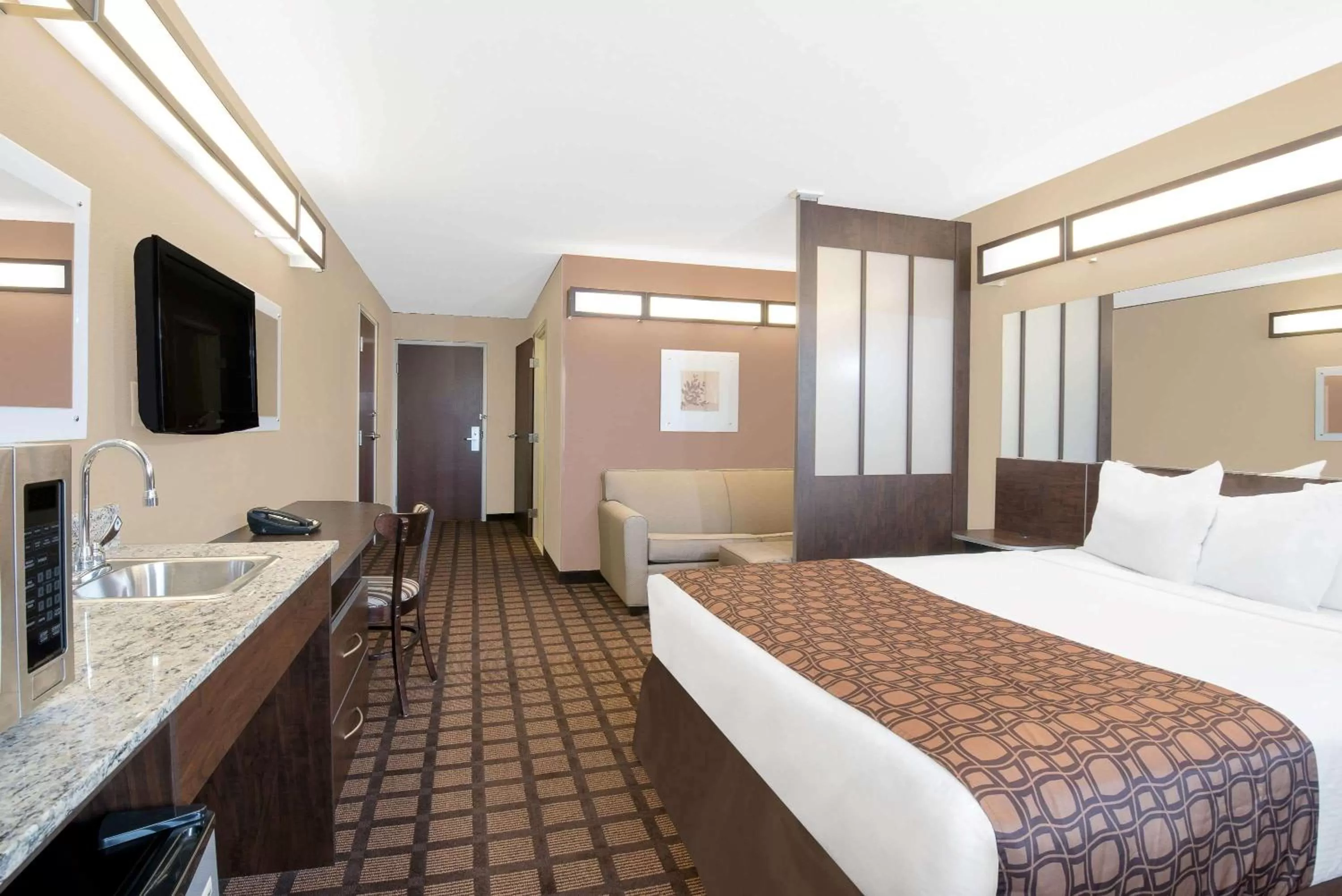 Photo of the whole room, Bed in Microtel Inn & Suites