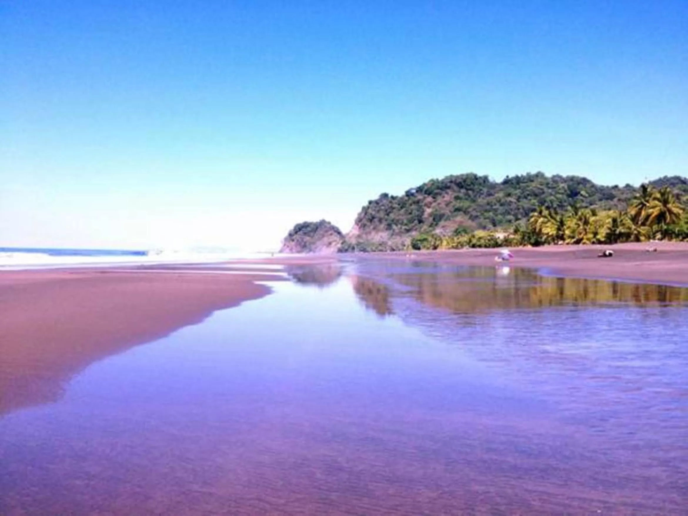 Beach in Hotel Beachfront Vista Hermosa
