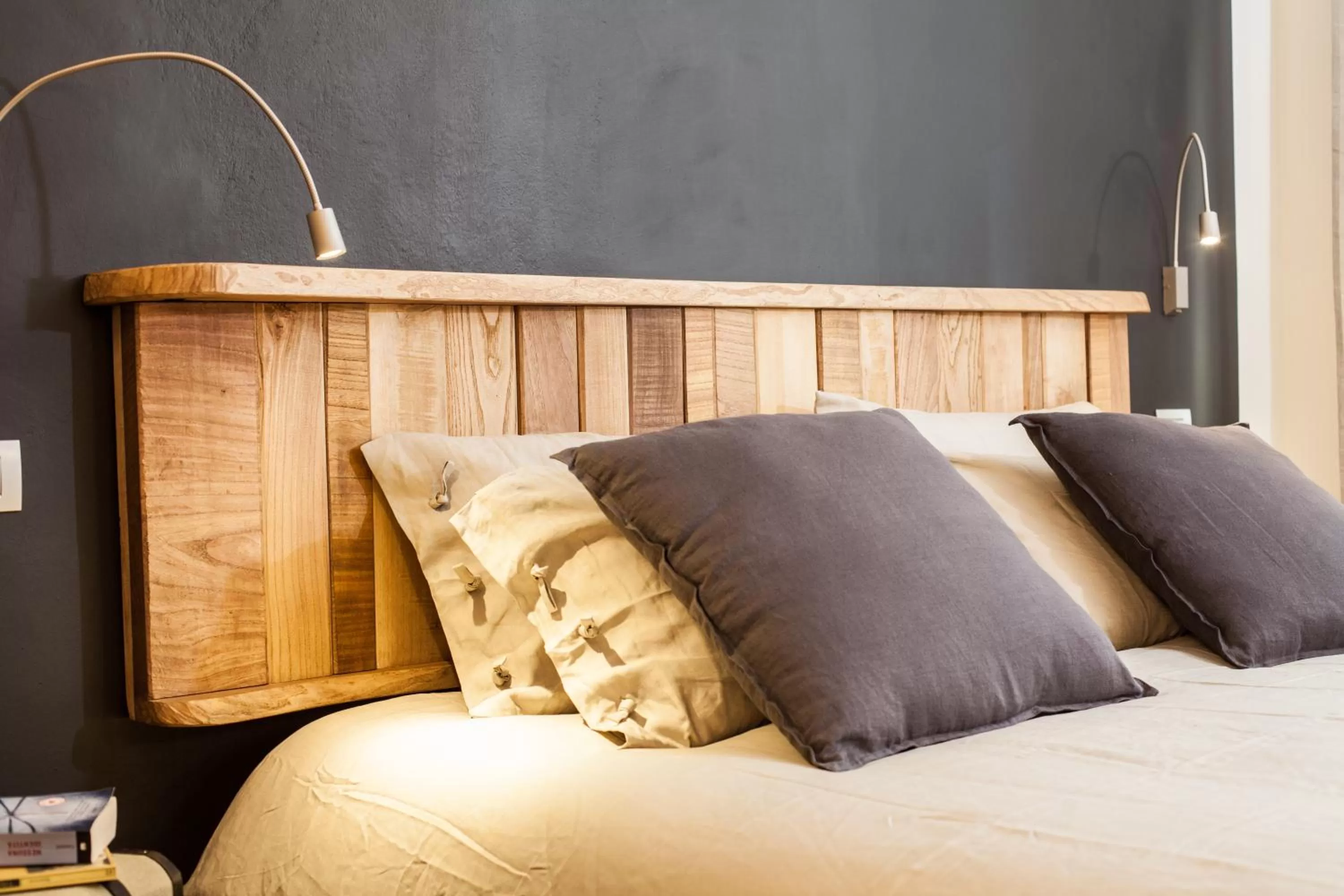 Decorative detail, Bed in Virgula B&B