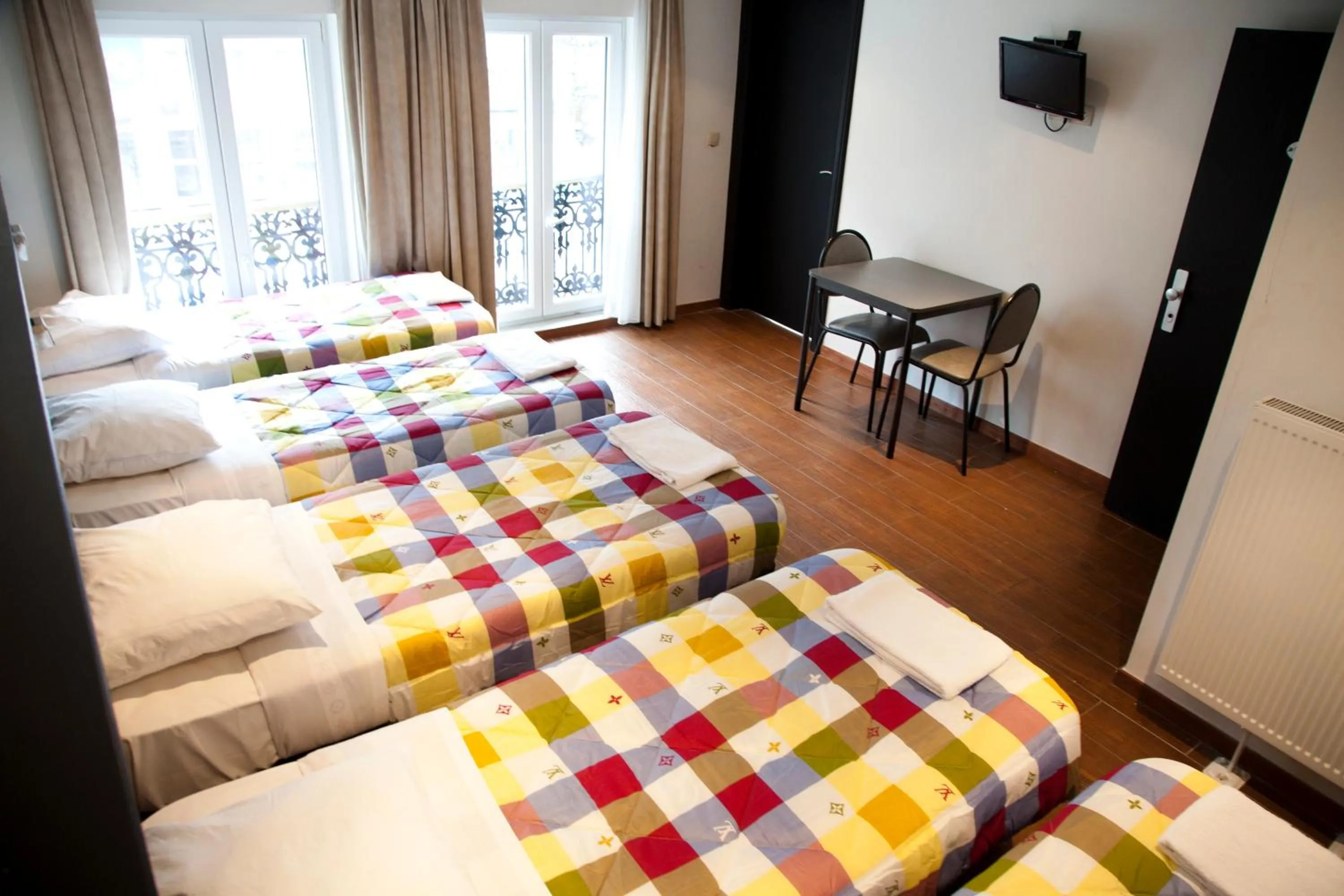 Chambre Quintuple Économique in Hotel Barry