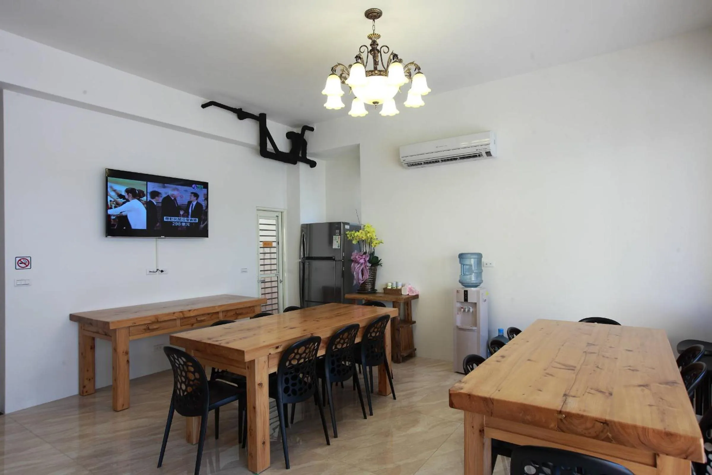 Communal lounge/ TV room in Successful 168 B&B