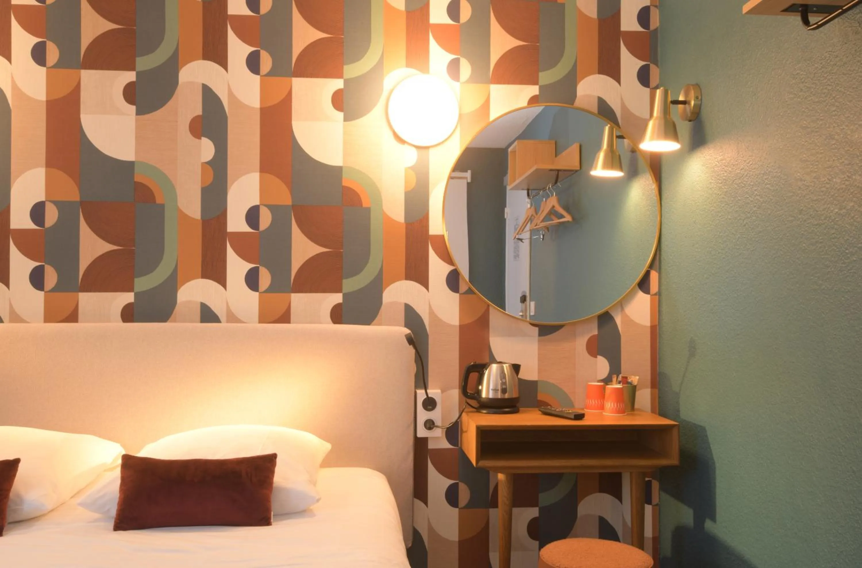 Bed in Hotel Arc-En-Ciel Colmar Contact Hotel