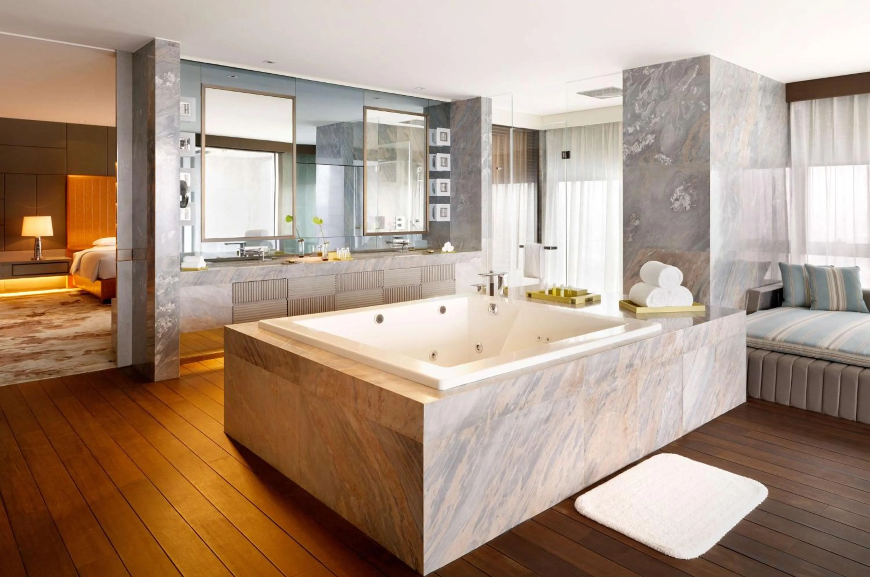 Photo of the whole room, Bed in Hyatt Regency Tianjin East