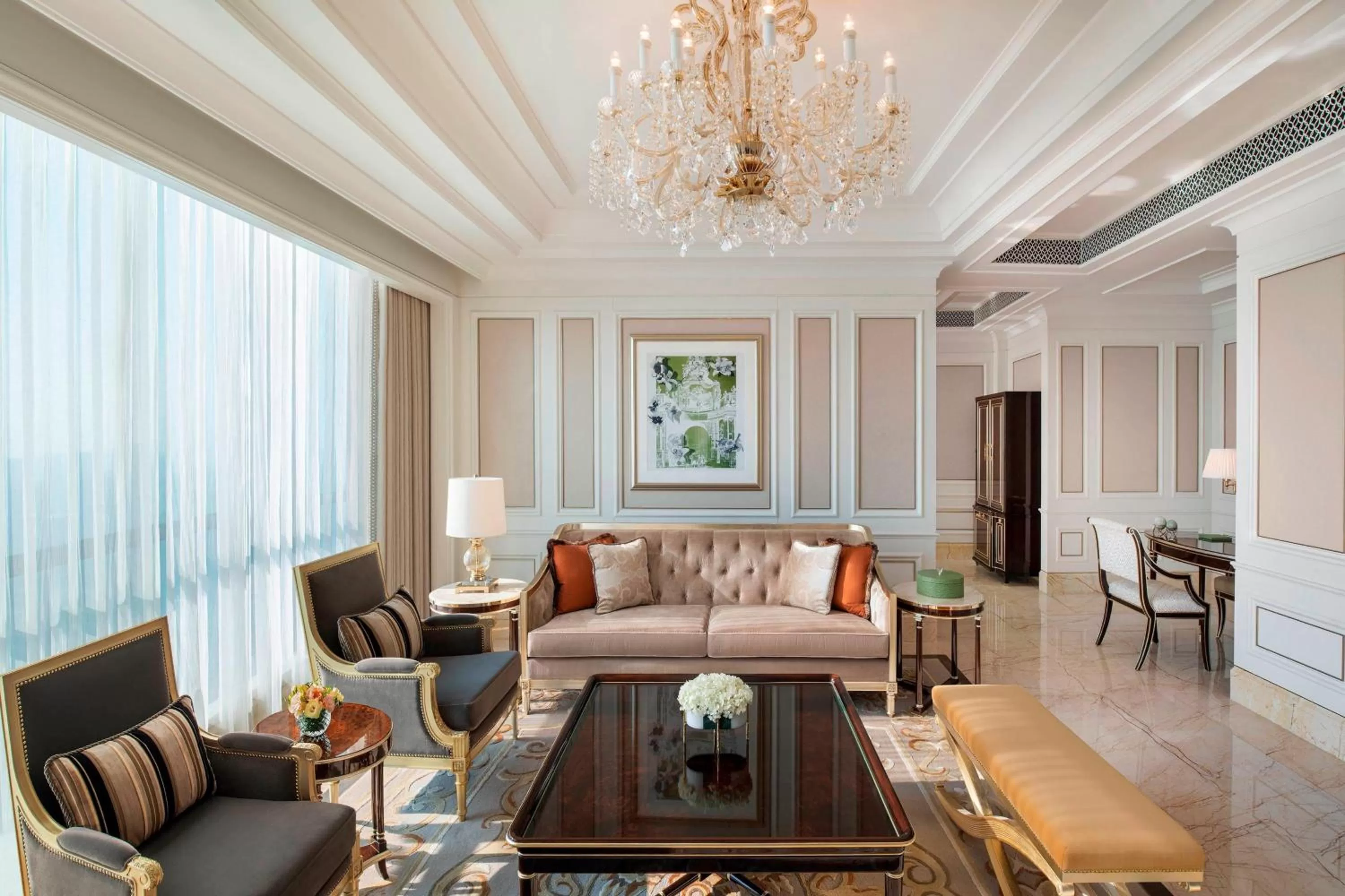 Living room in The St. Regis Zhuhai