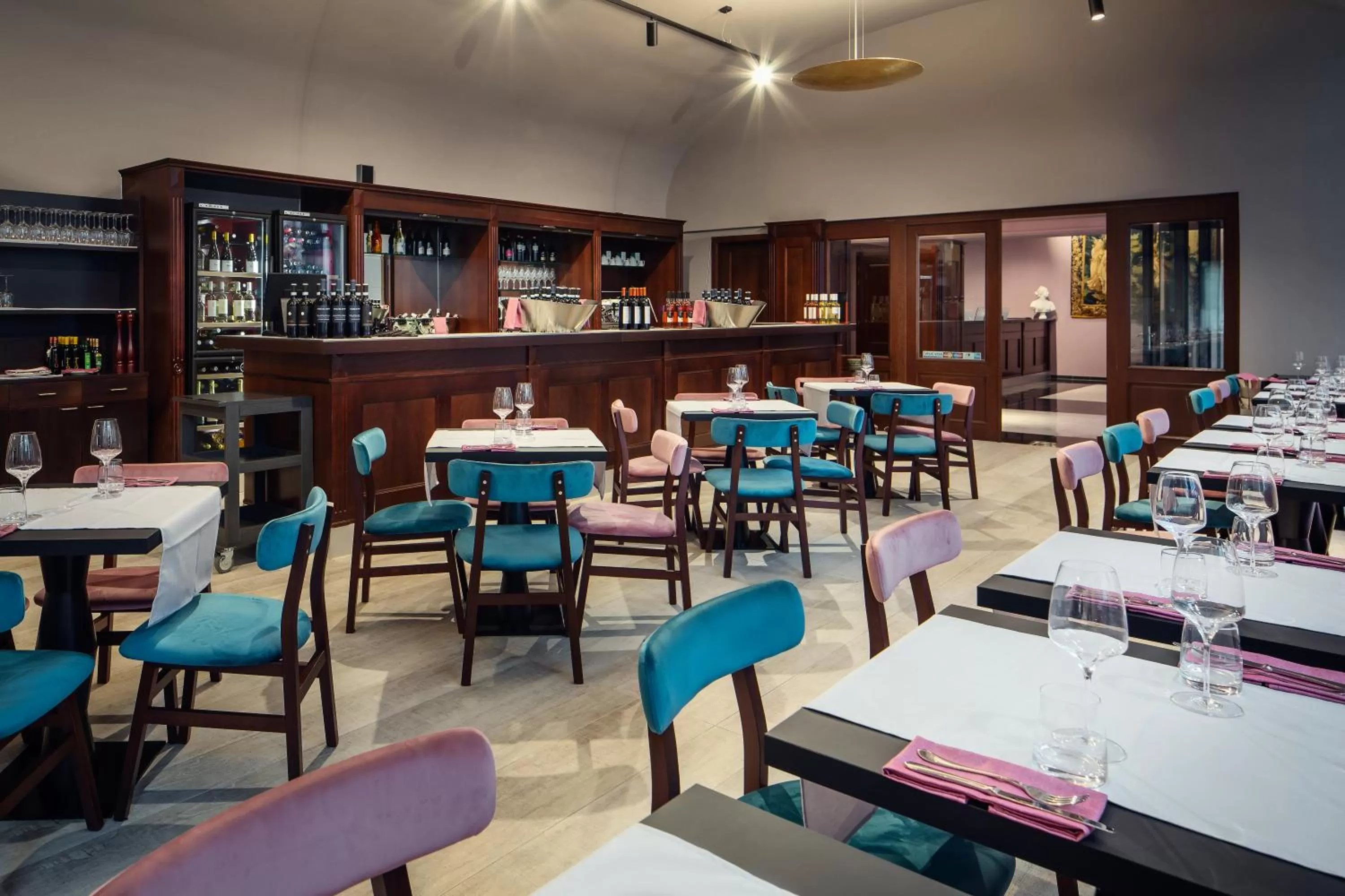 Restaurant/places to eat in Michelangelo Grand Hotel