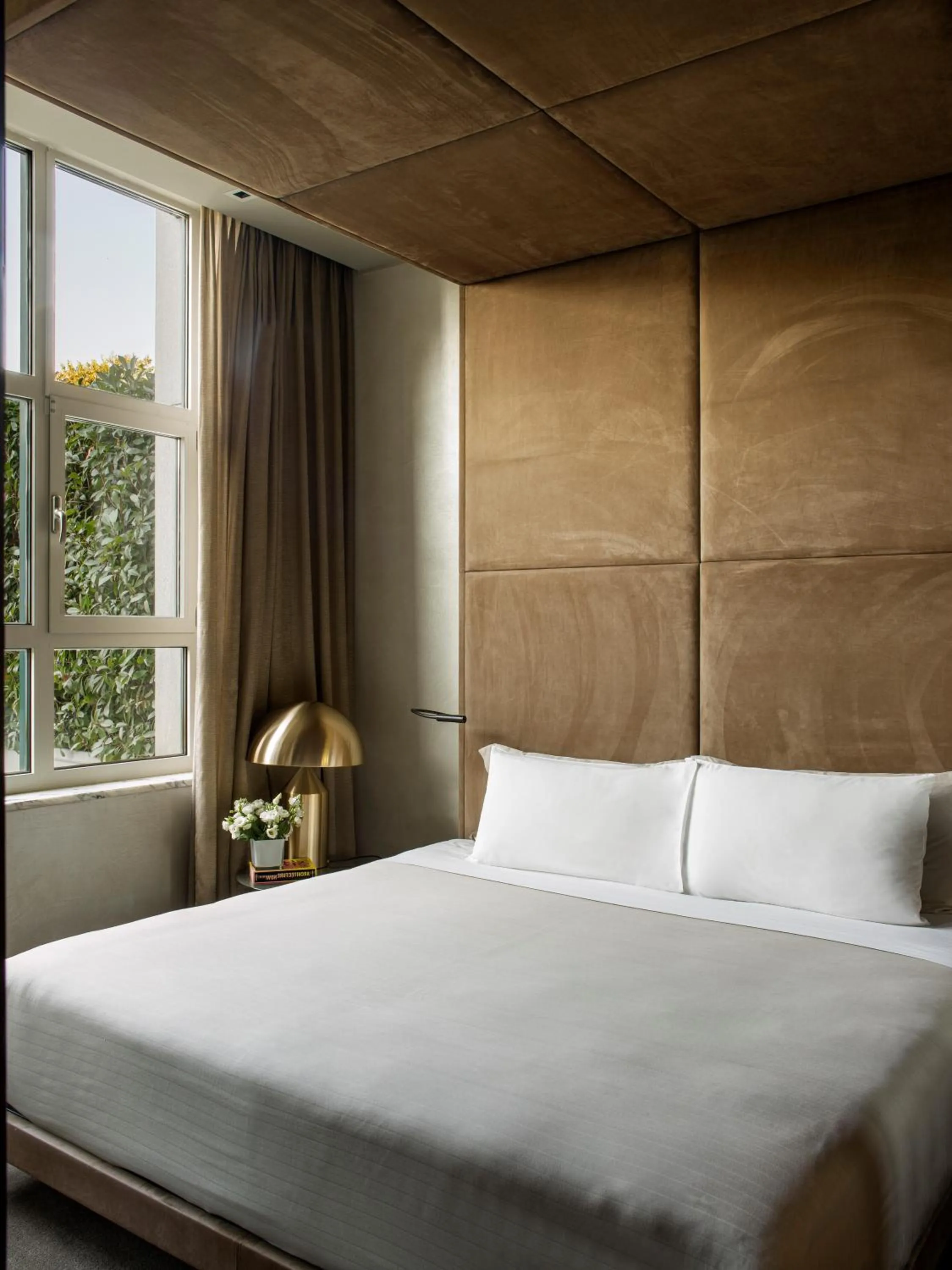 Bed in ME Milan Il Duca