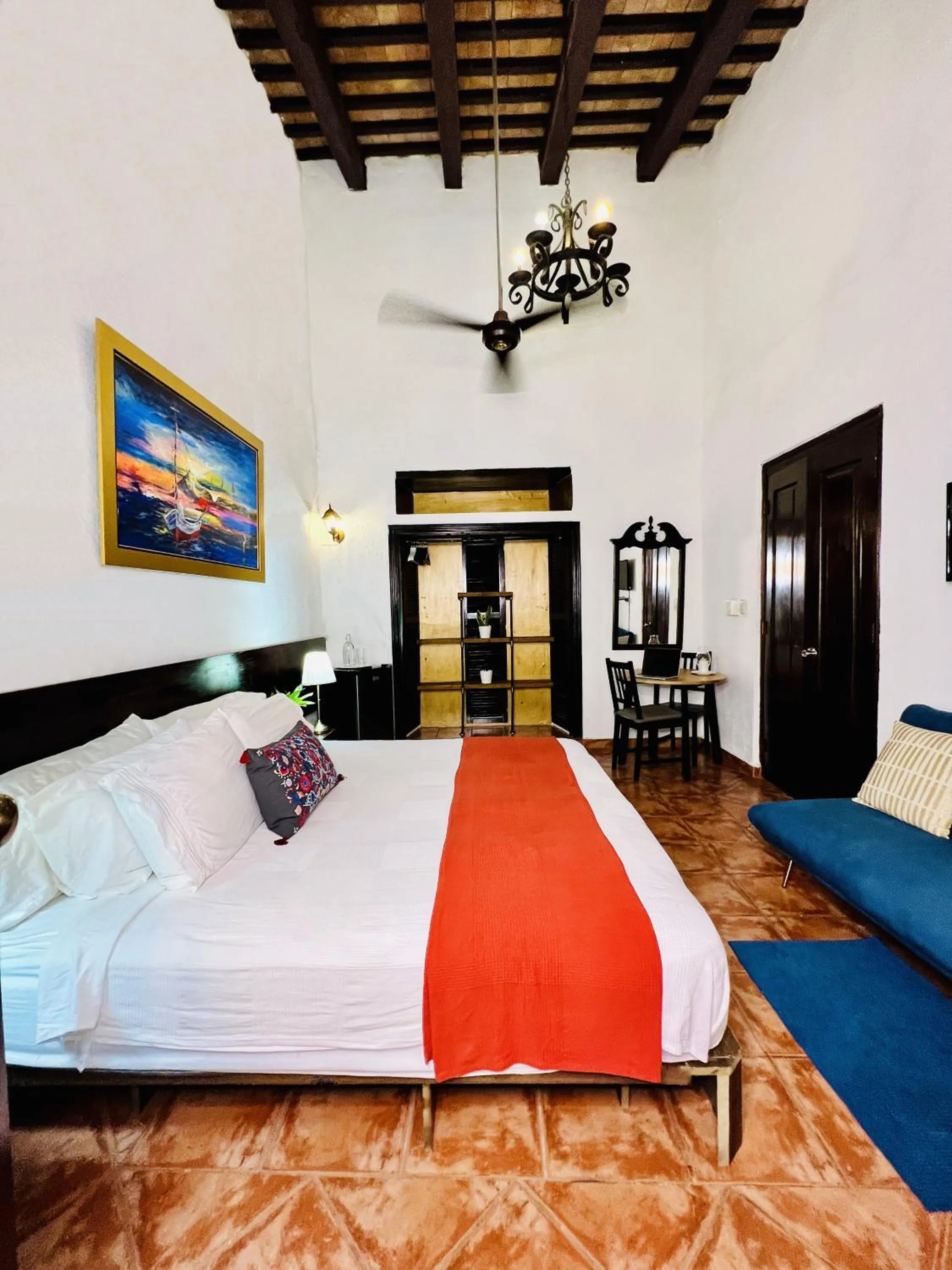Bed in Suite Colonial by Cristi