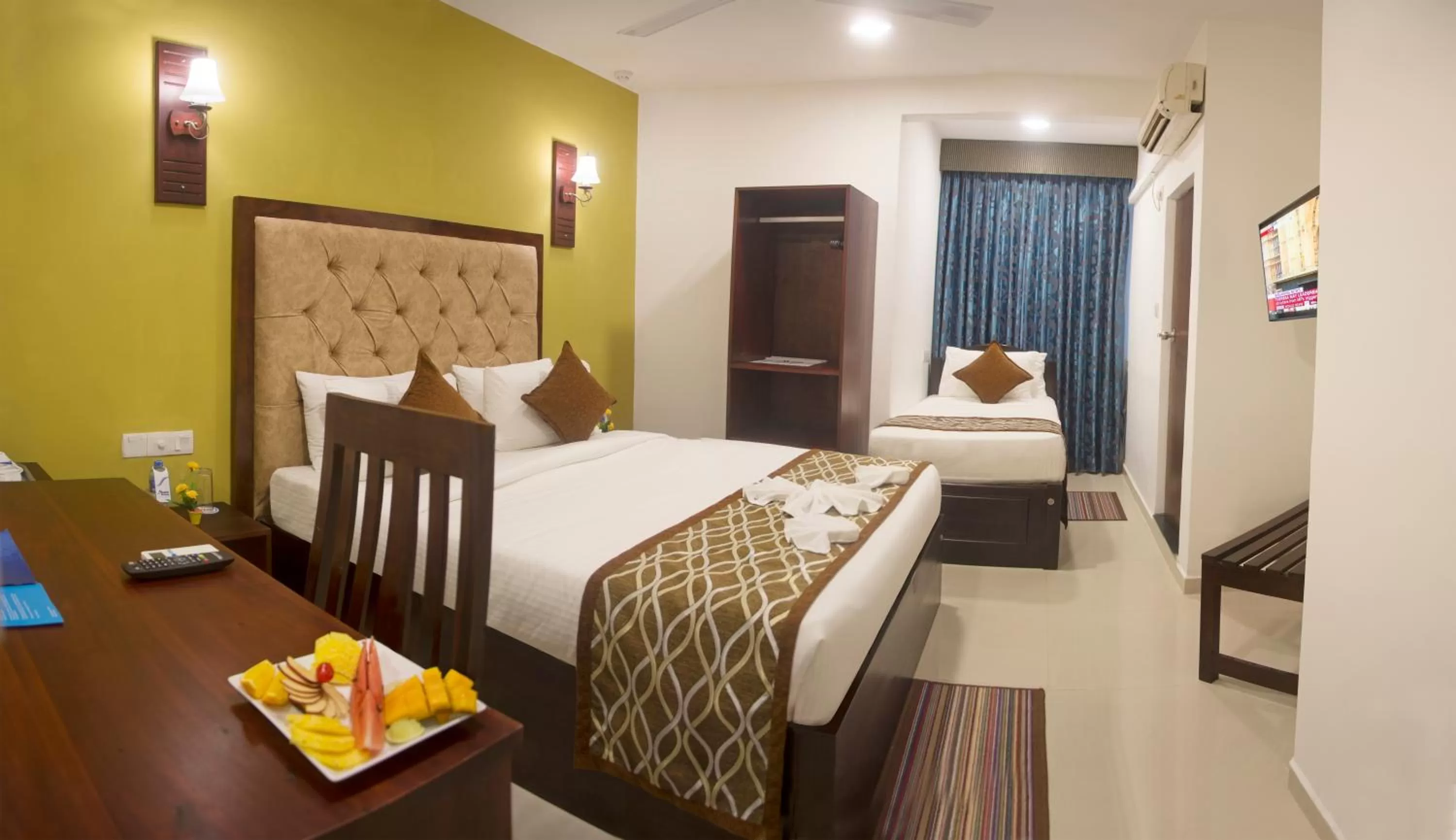 Bed in Mount Breeze Hotel