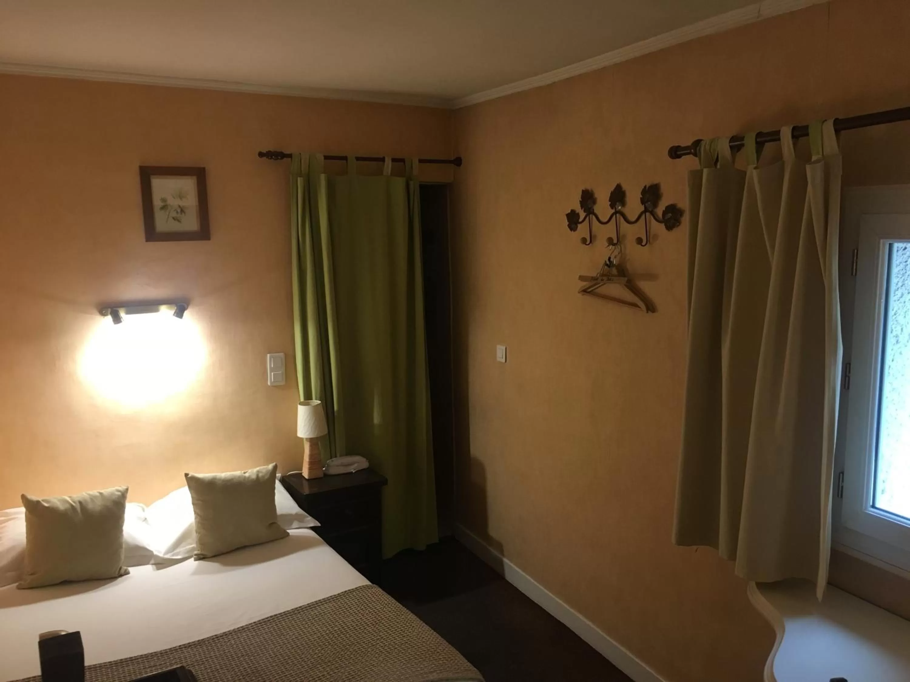 Photo of the whole room, Bed in Hôtel du Parc