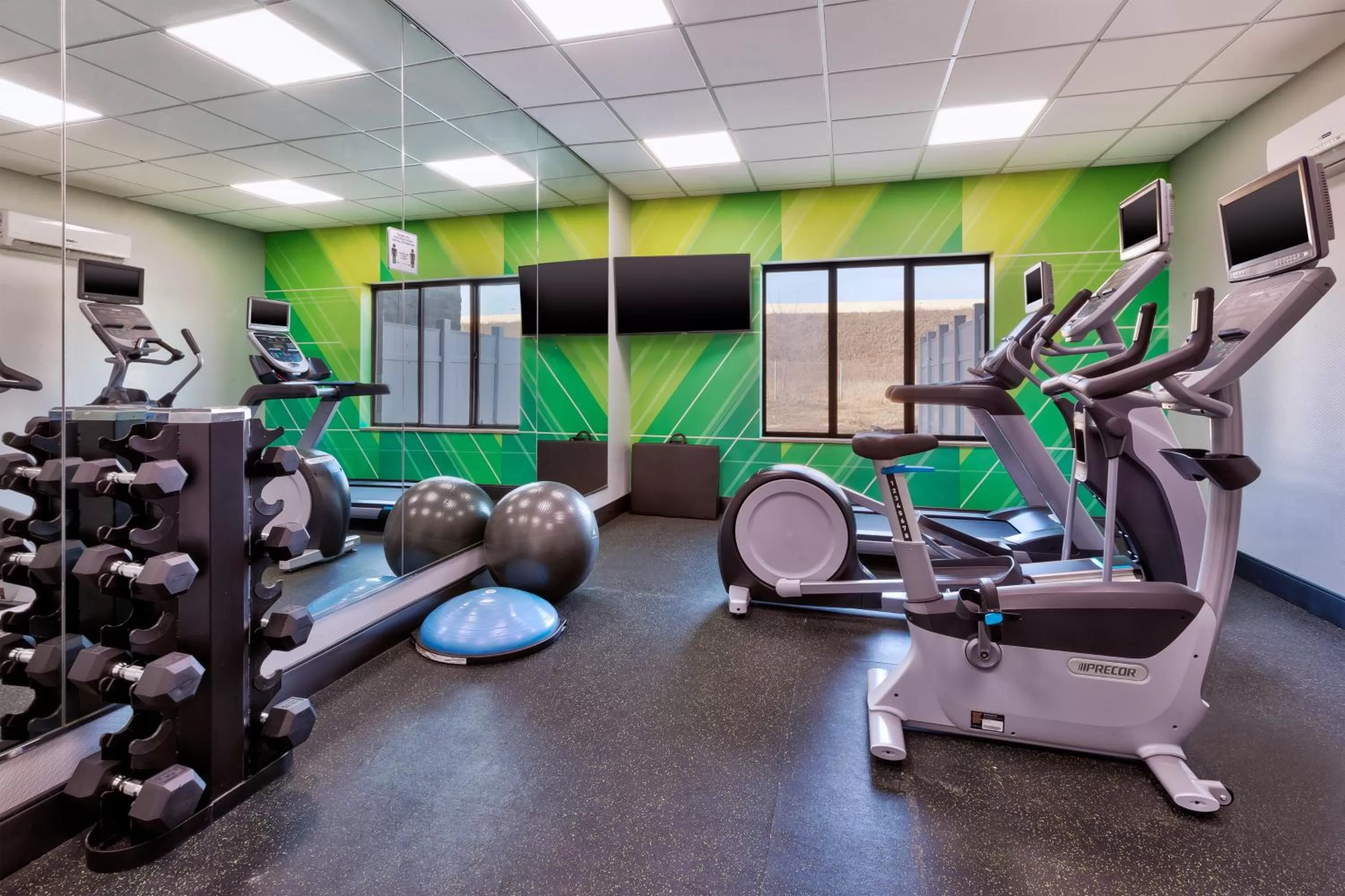 Fitness centre/facilities in Holiday Inn Grand Rapids - South by IHG