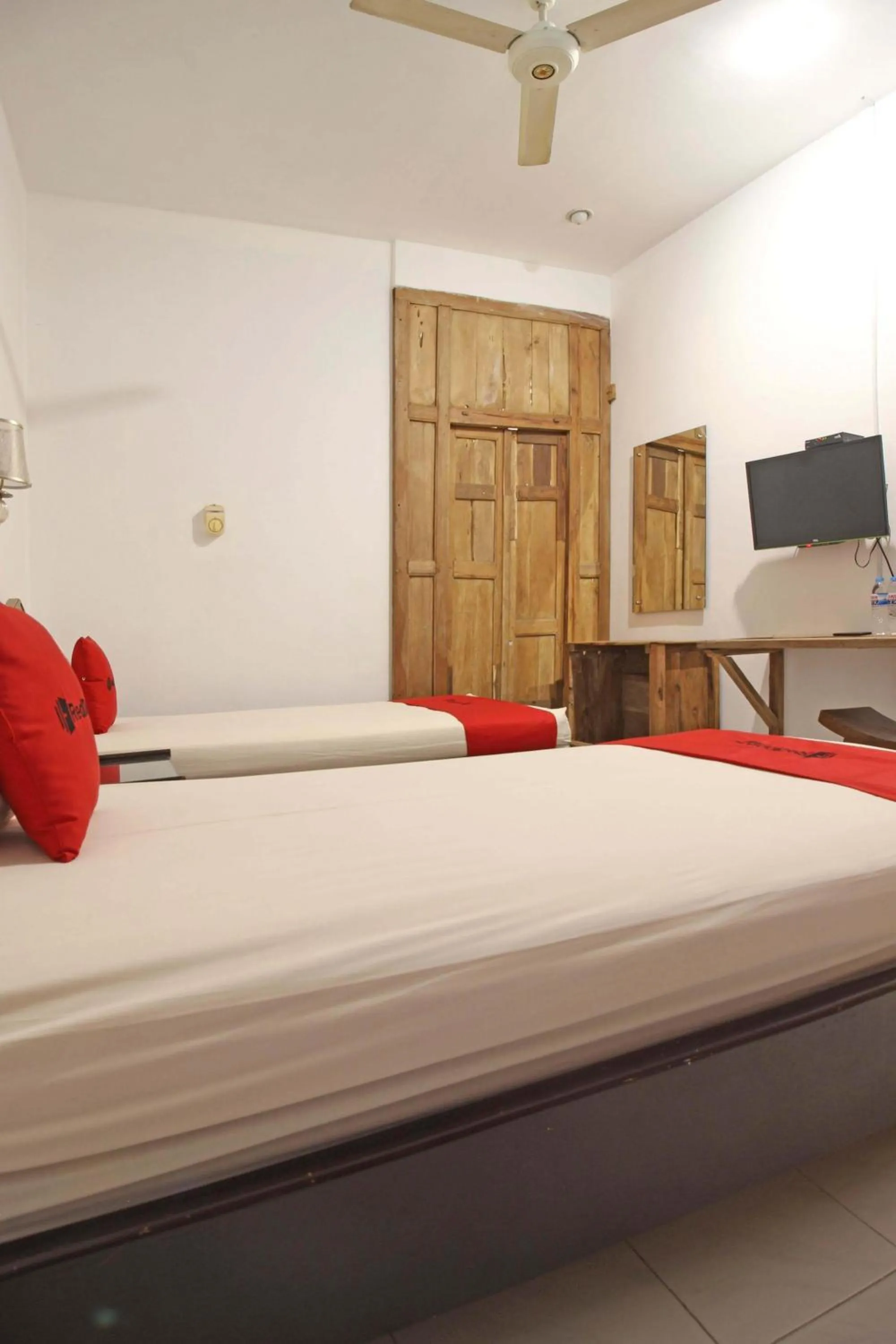 Bed in RedDoorz near Pojok Beteng Prawirotaman