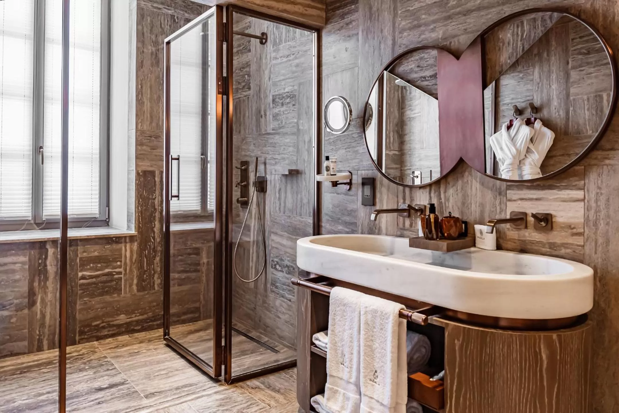 Shower in Iniala Harbour House