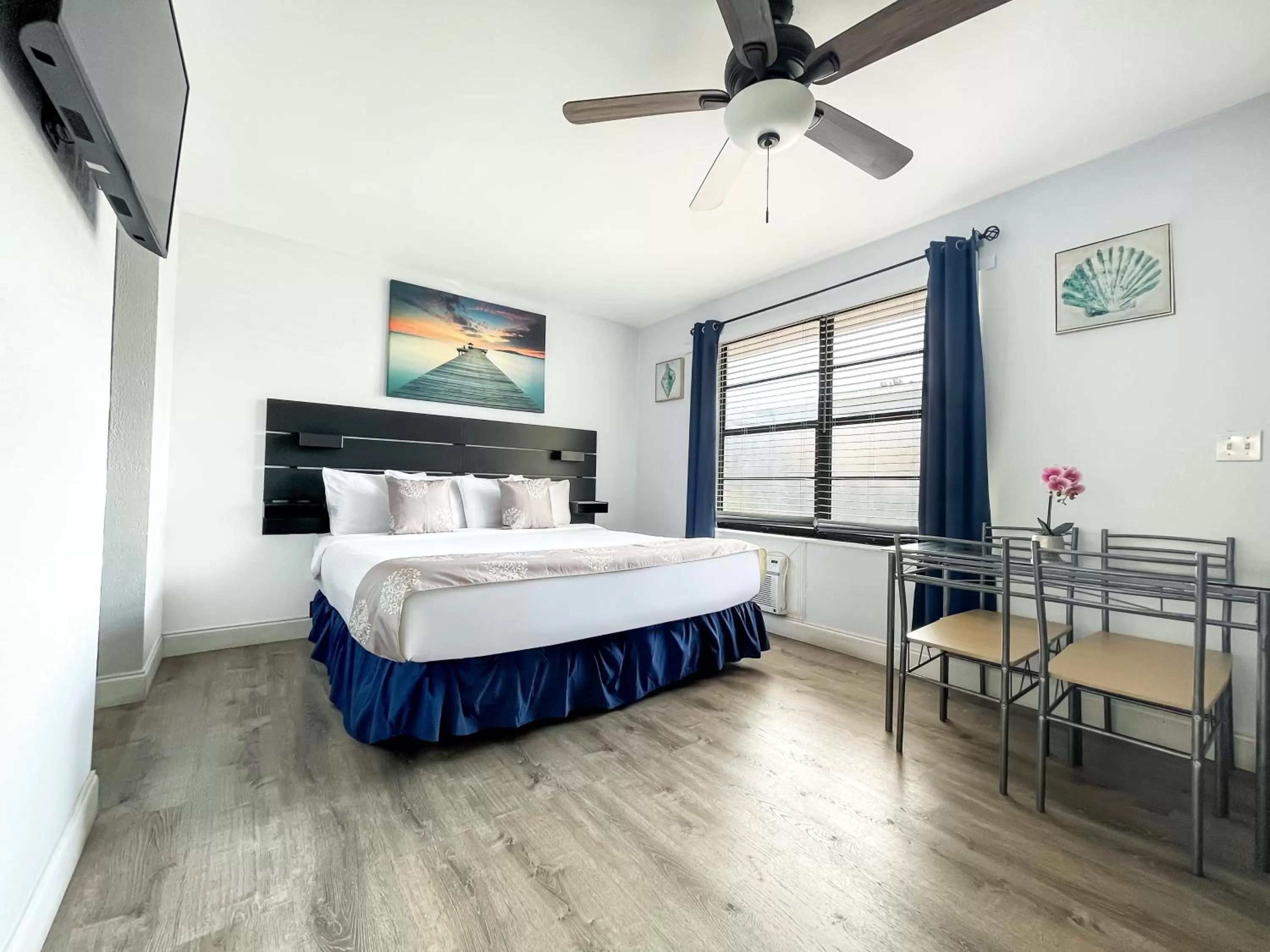 Bed in Hollywood Beach Hotels