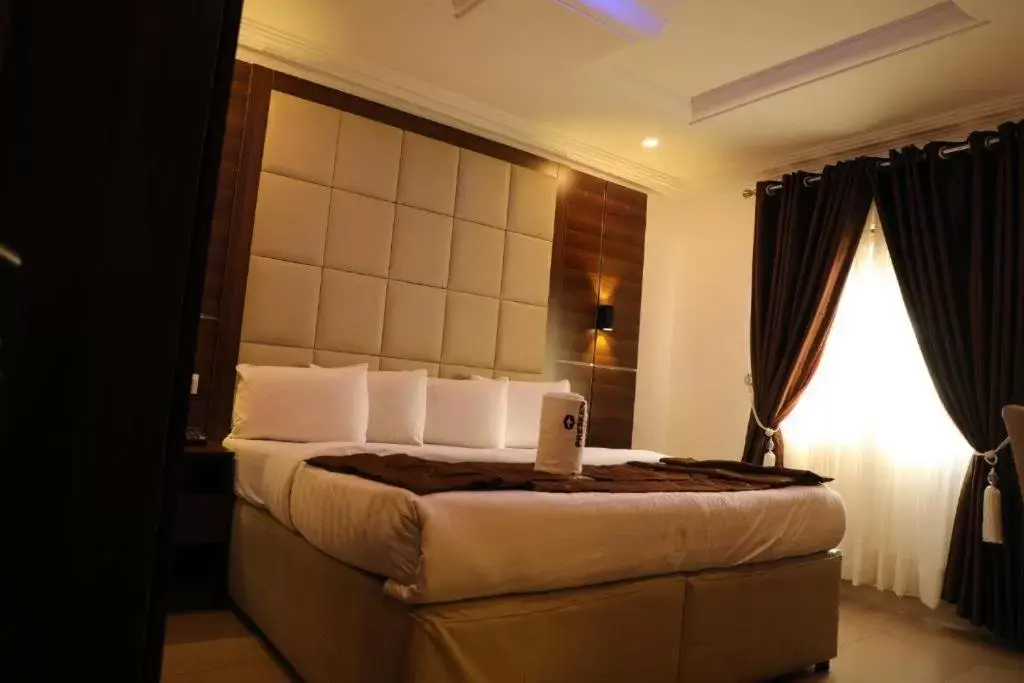 King Room in Presken Hotels @Alade Avenue King Room in Presken Hotels @Alade Avenue