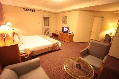 Photo of the whole room, Bed in Sendai Hills Hotel