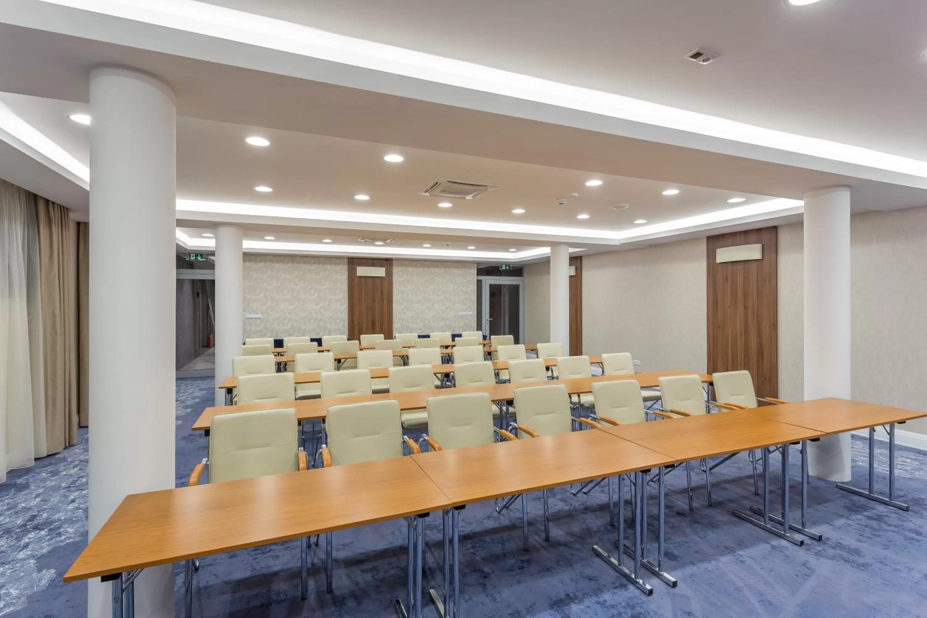 Banquet/Function facilities in Outlet Hotel Polgár