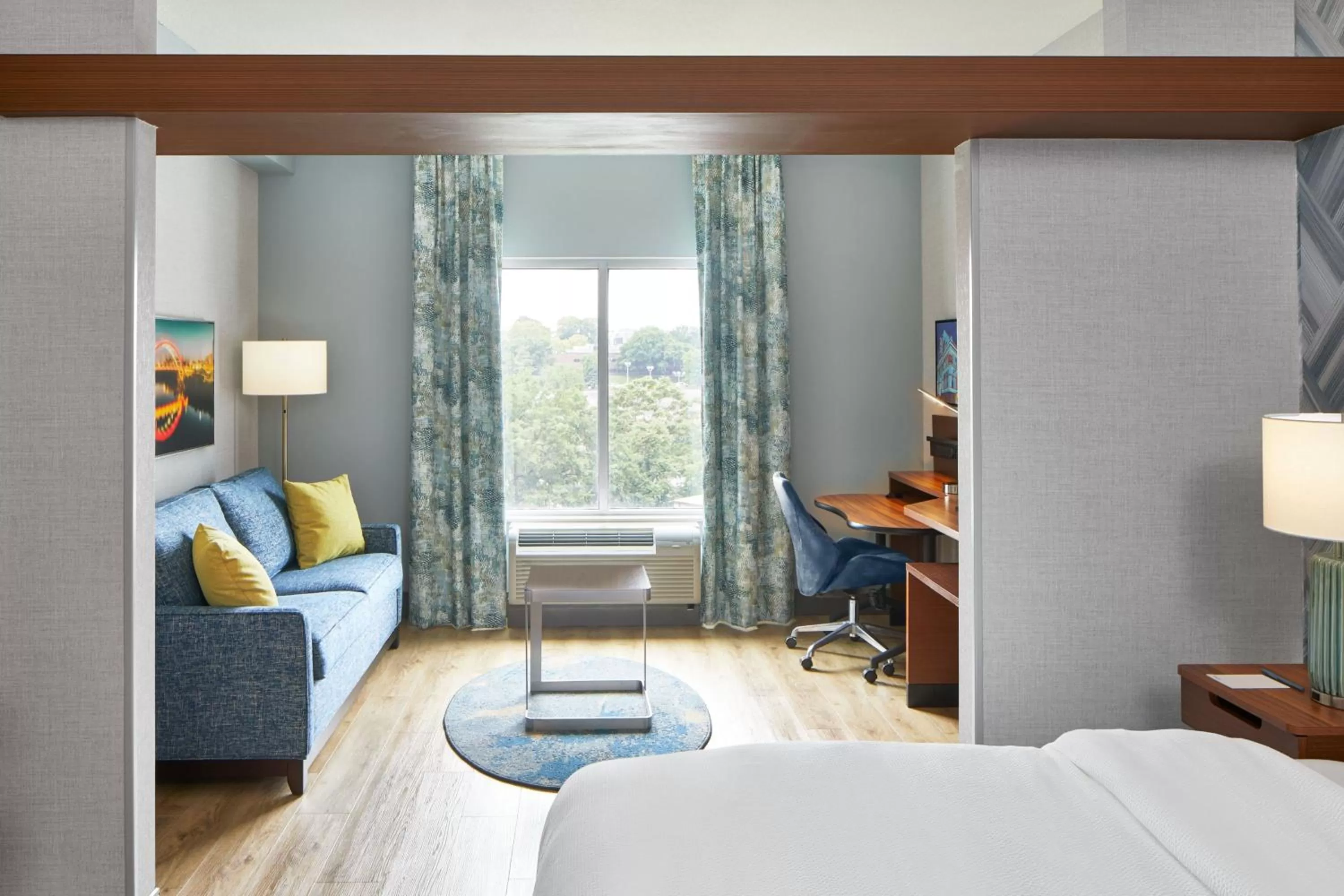 Photo of the whole room, Bed in Fairfield Inn and Suites by Marriott Nashville Downtown/The Gulch