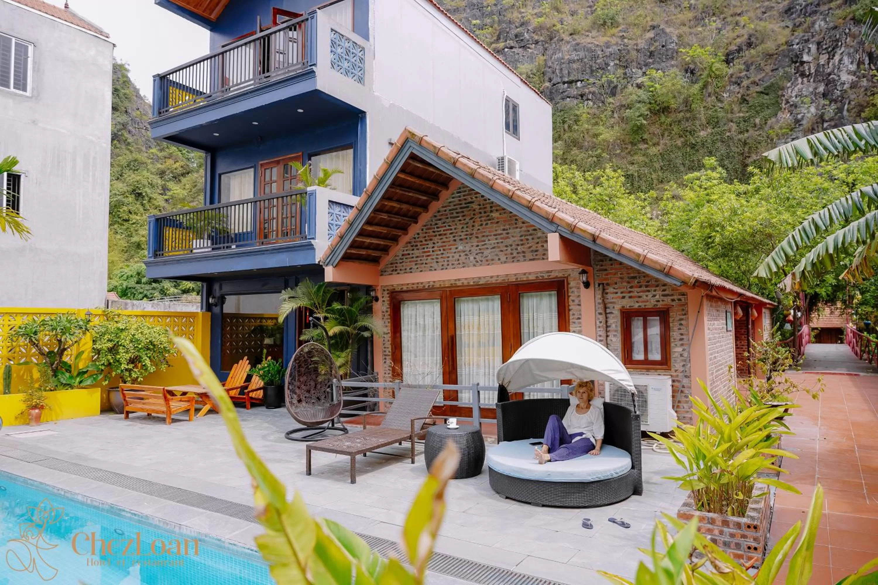 Pool view in Chez Loan Hotel