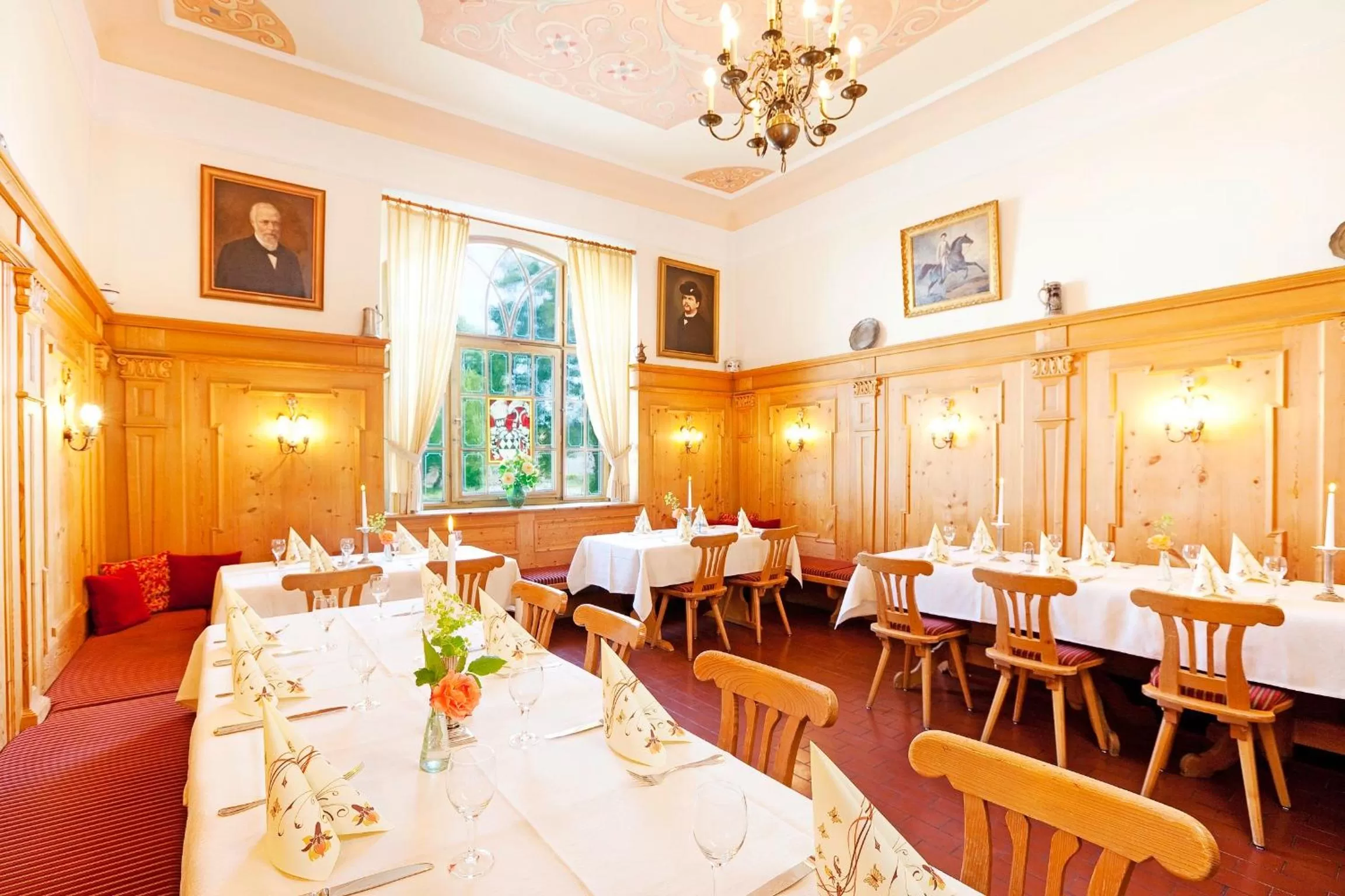 Restaurant/places to eat in Hotel Hirsch