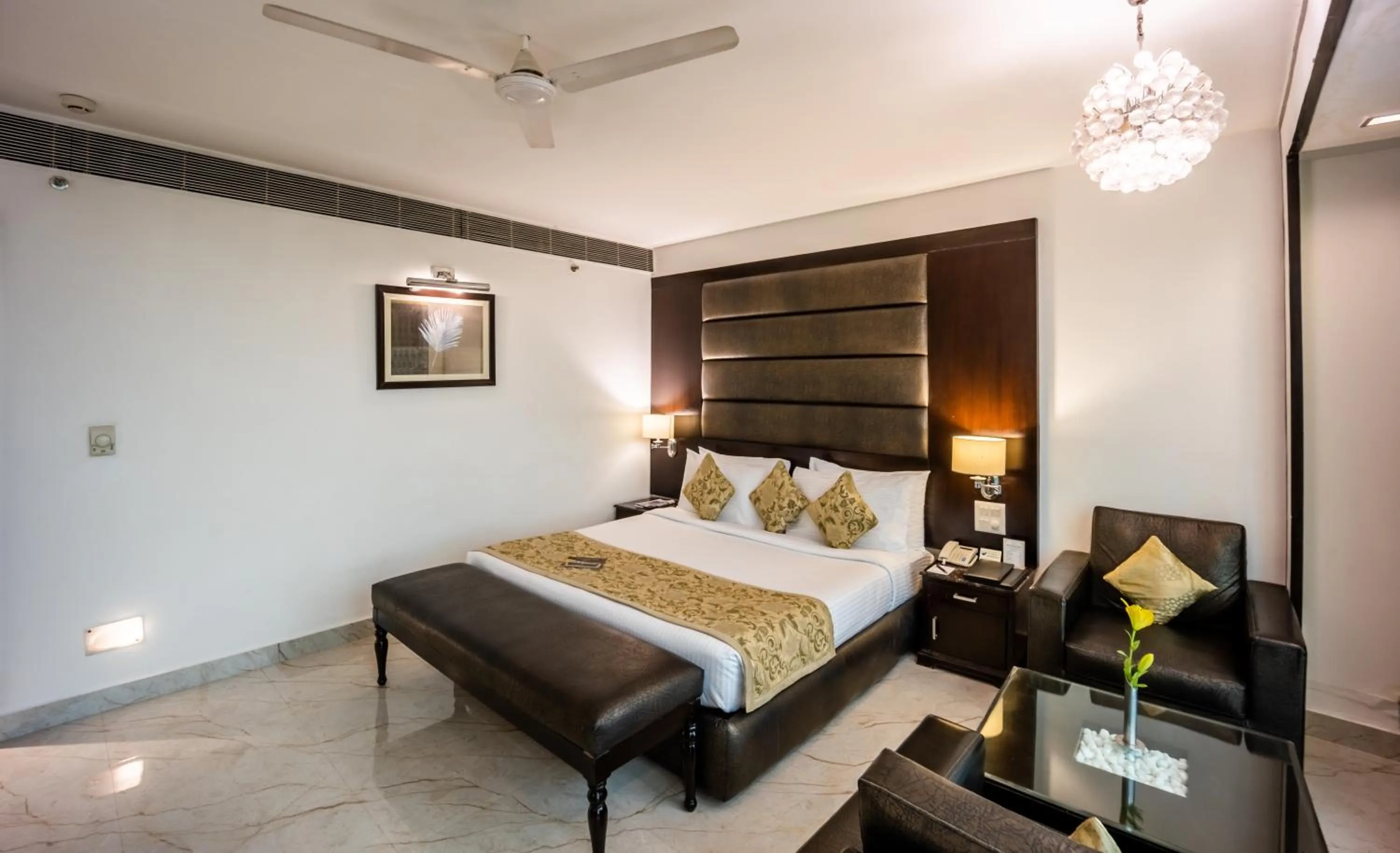 Photo of the whole room, Bed in Hotel Shanti Palace Mahipalpur