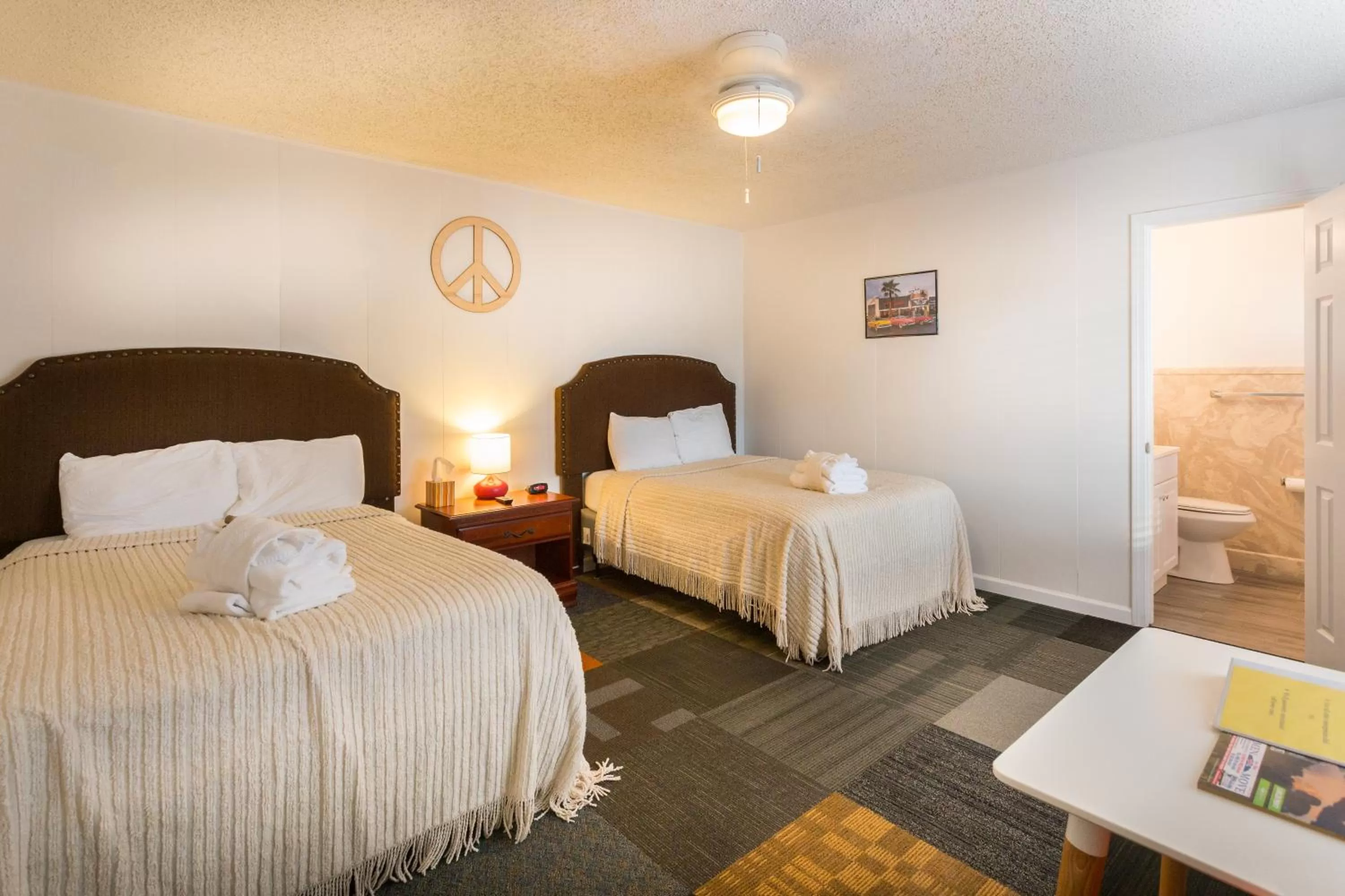 Bedroom, Bed in Sunset Motel