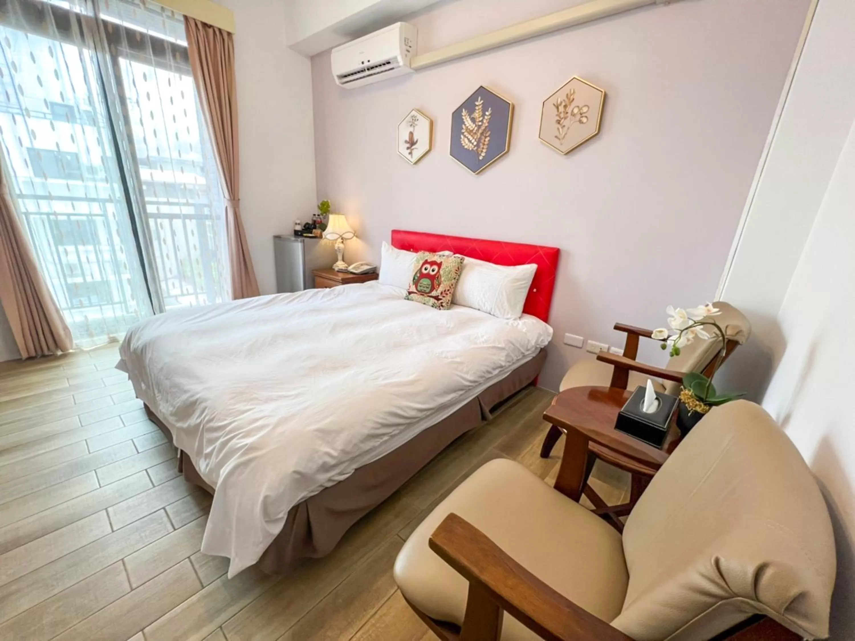 Decorative detail, Bed in Jinguann B&B