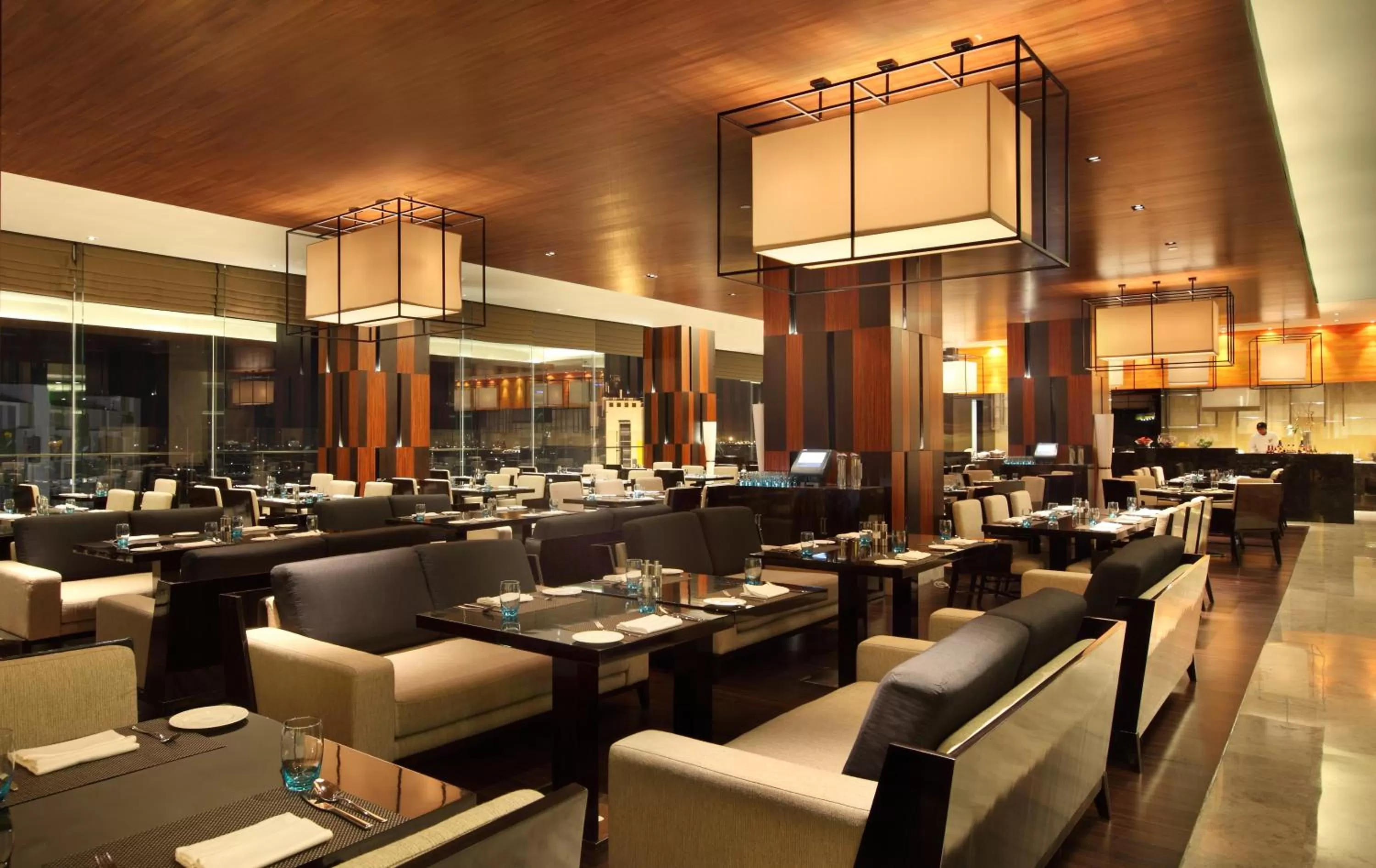 Restaurant/places to eat in PO Hotel Semarang