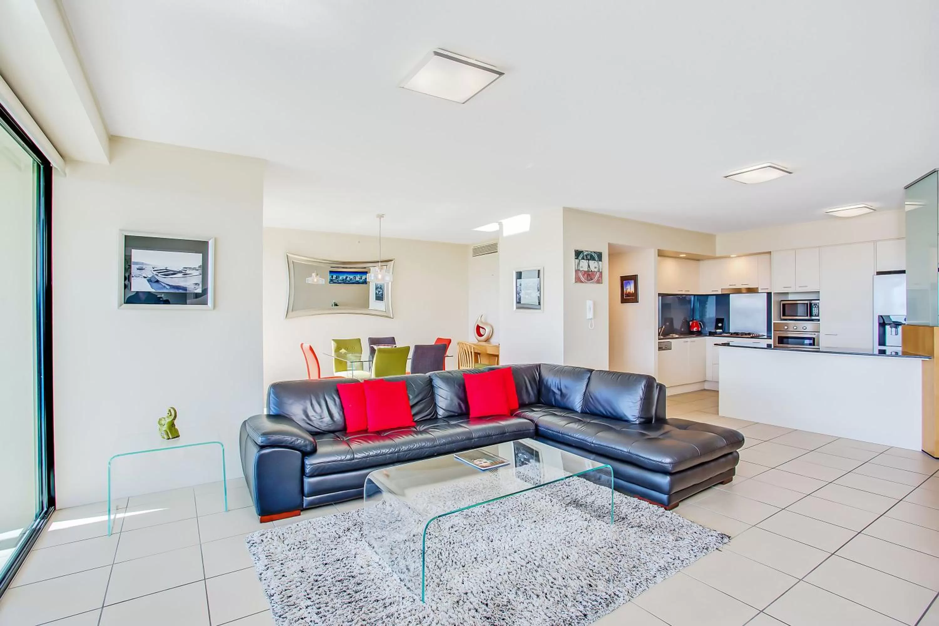 Living room in Mantra Broadbeach on the Park