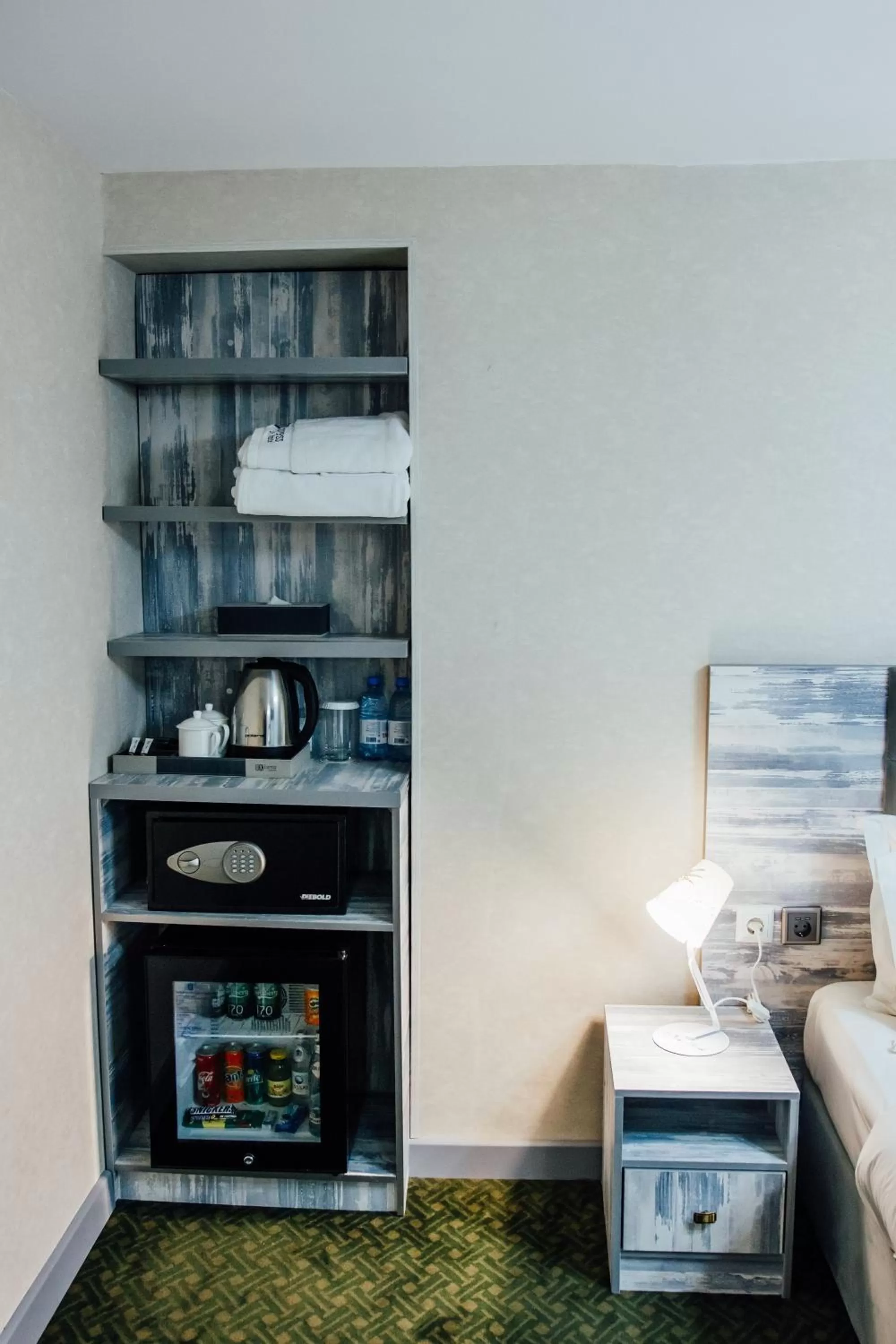 Food and drinks in Express City Hotel