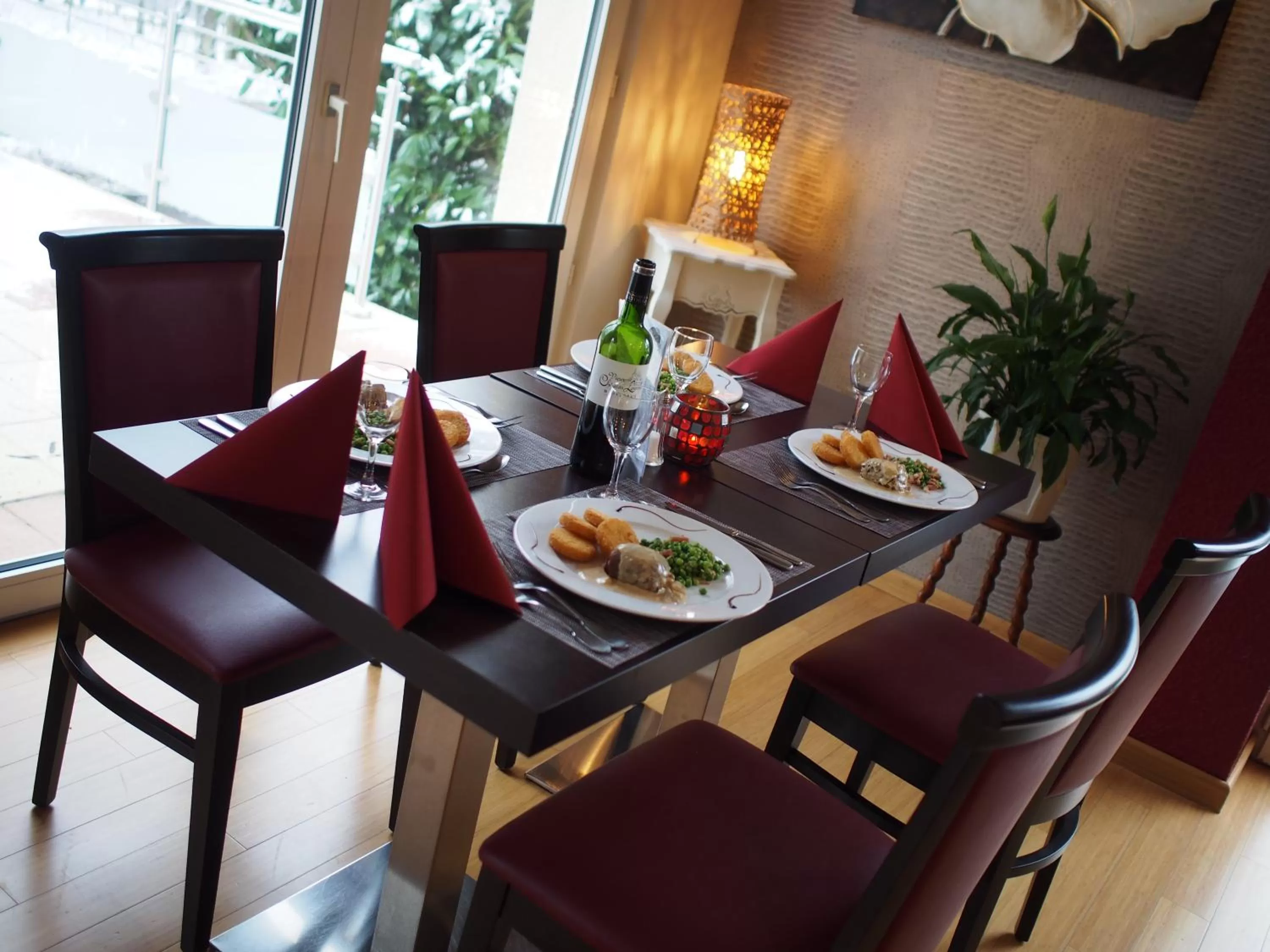 Dining area in Hôtel et Restaurant Aster, Saint-Avold Nord