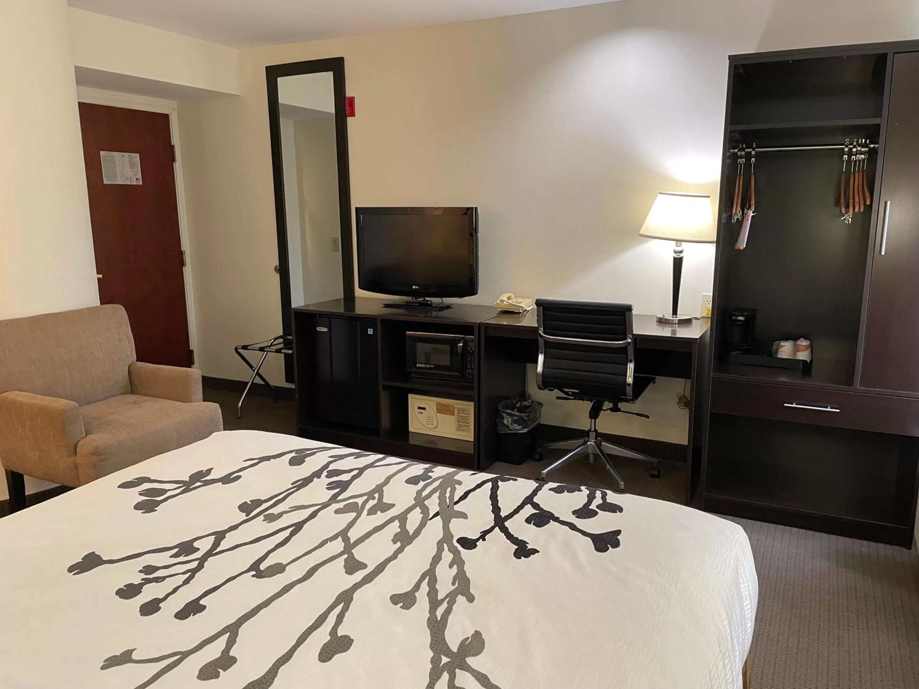 Bed in Sleep Inn Raleigh Durham Airport