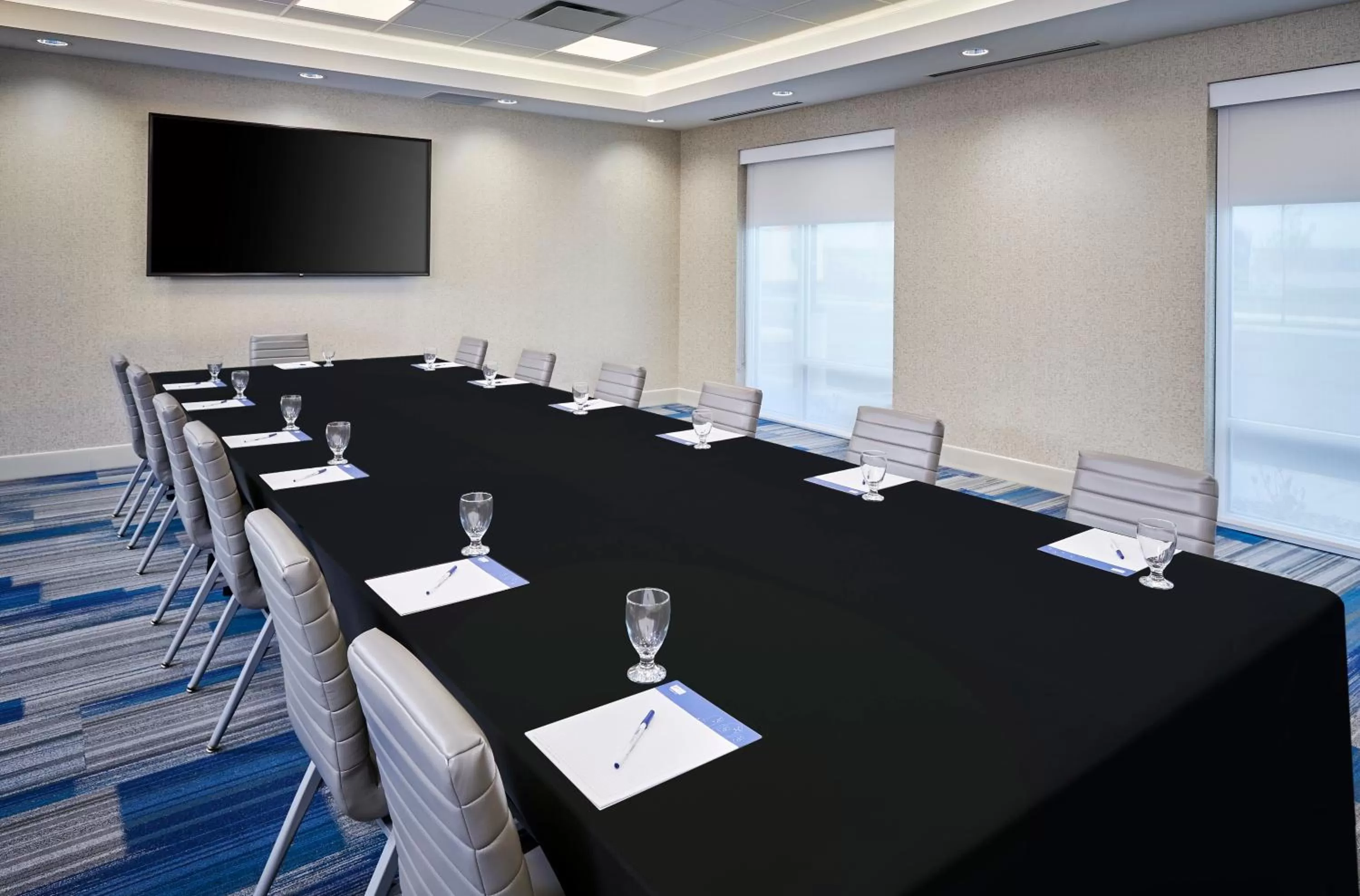 Meeting/conference room in Holiday Inn Express & Suites Windsor East - Lakeshore by IHG