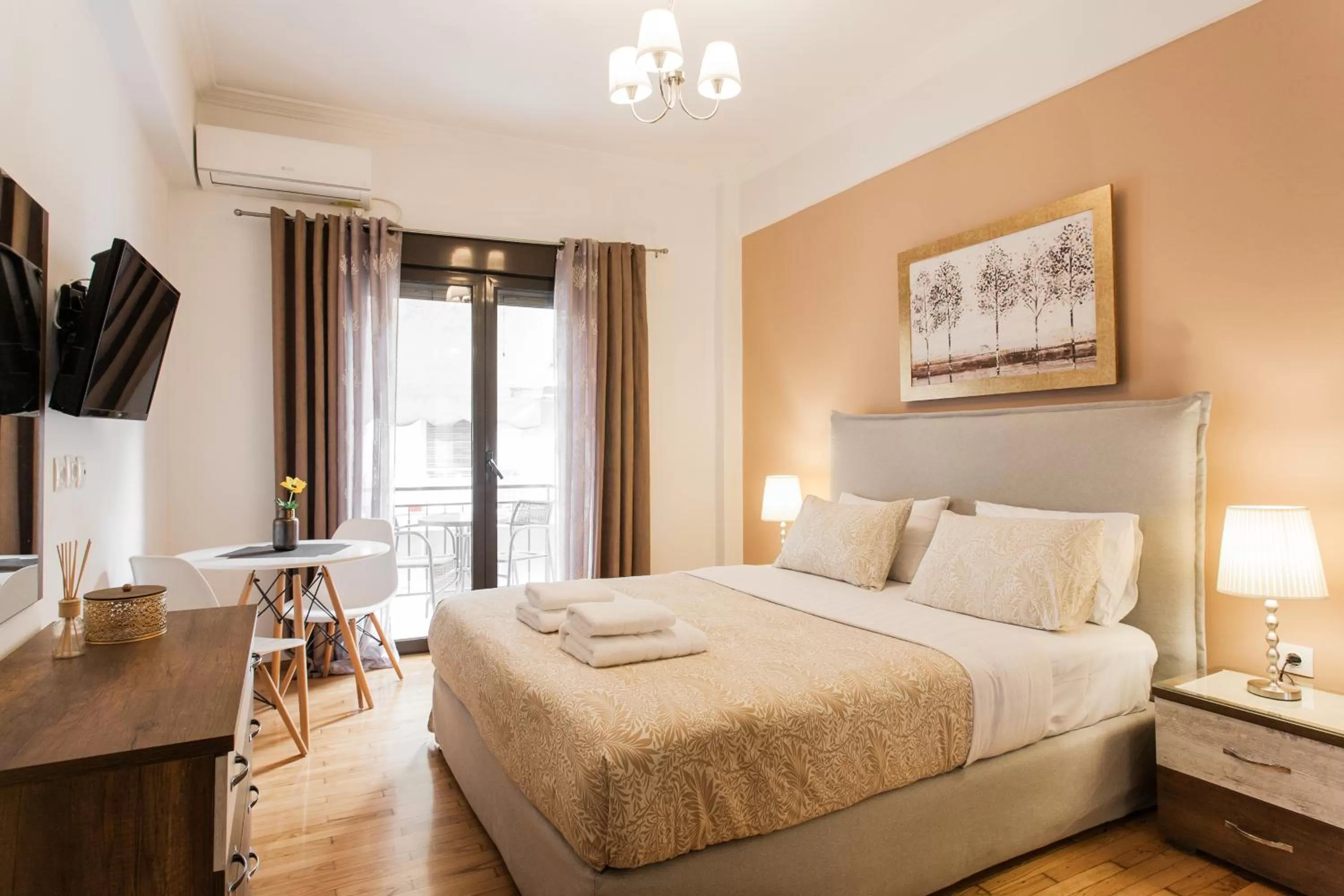 Bedroom, Bed in Nicholas Point Apartments and Rooms