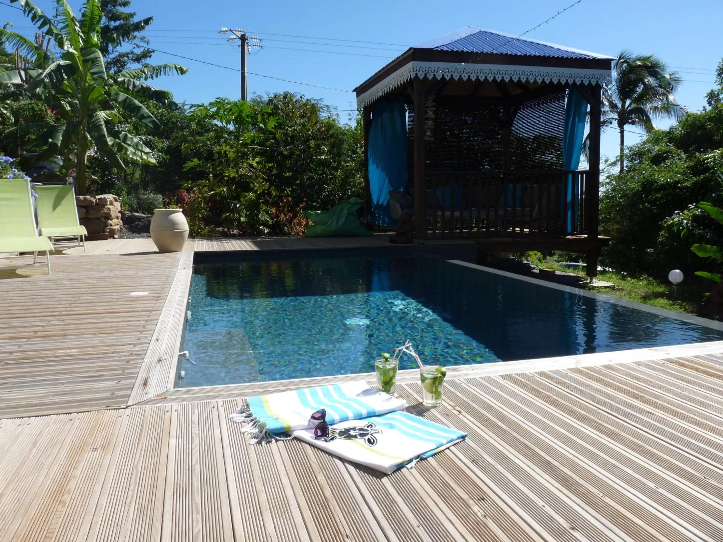 Patio in BUNGALOW La Tortue Bleue