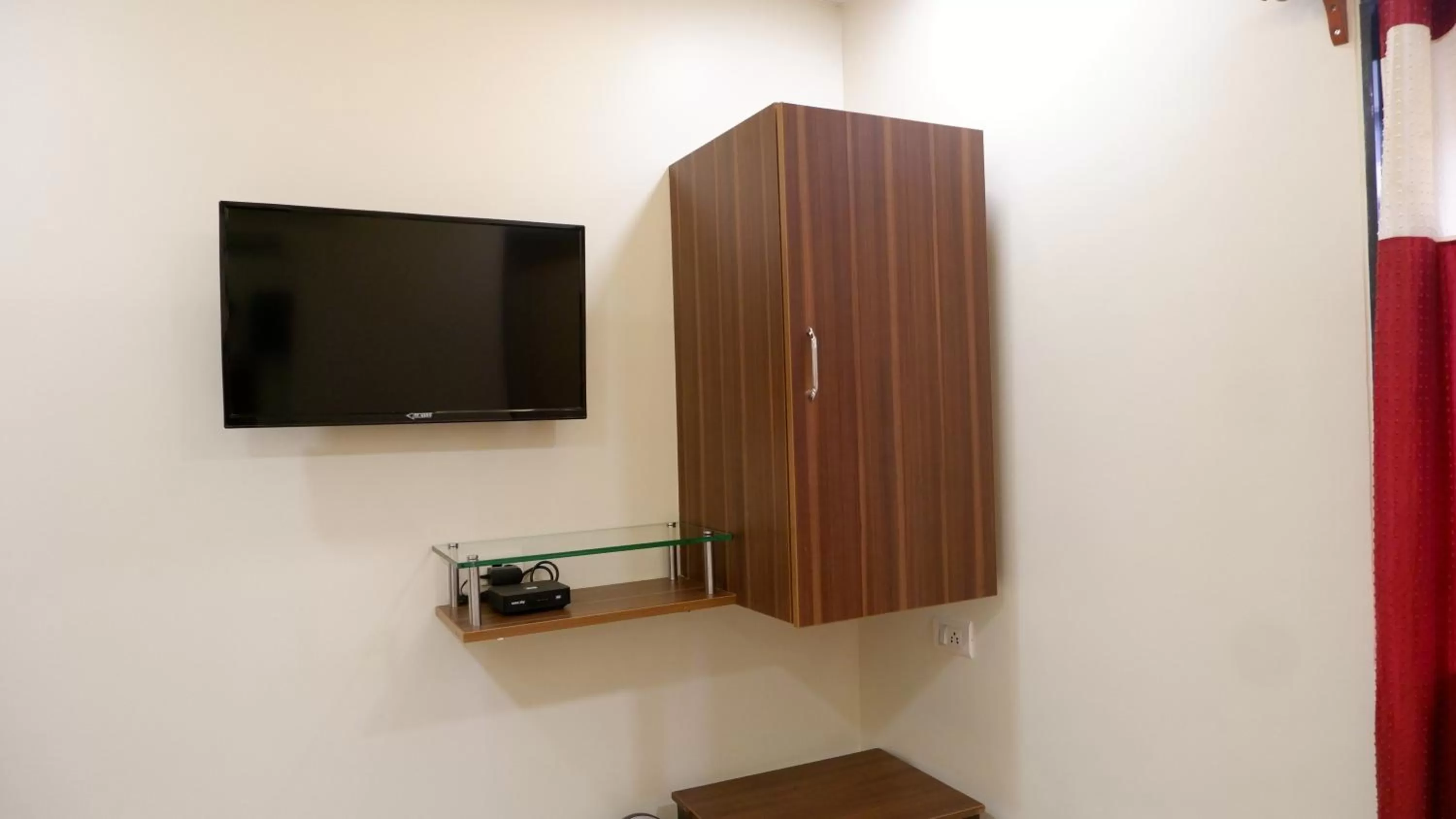 TV and multimedia in Hotel Briteway