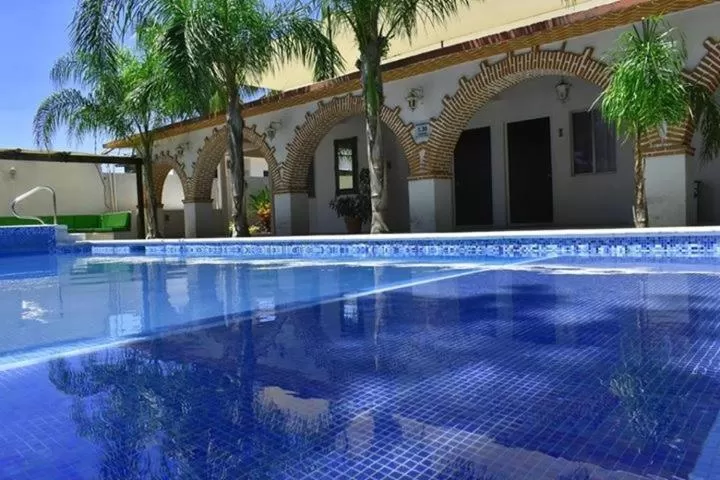 Swimming pool in Finca de los Angeles